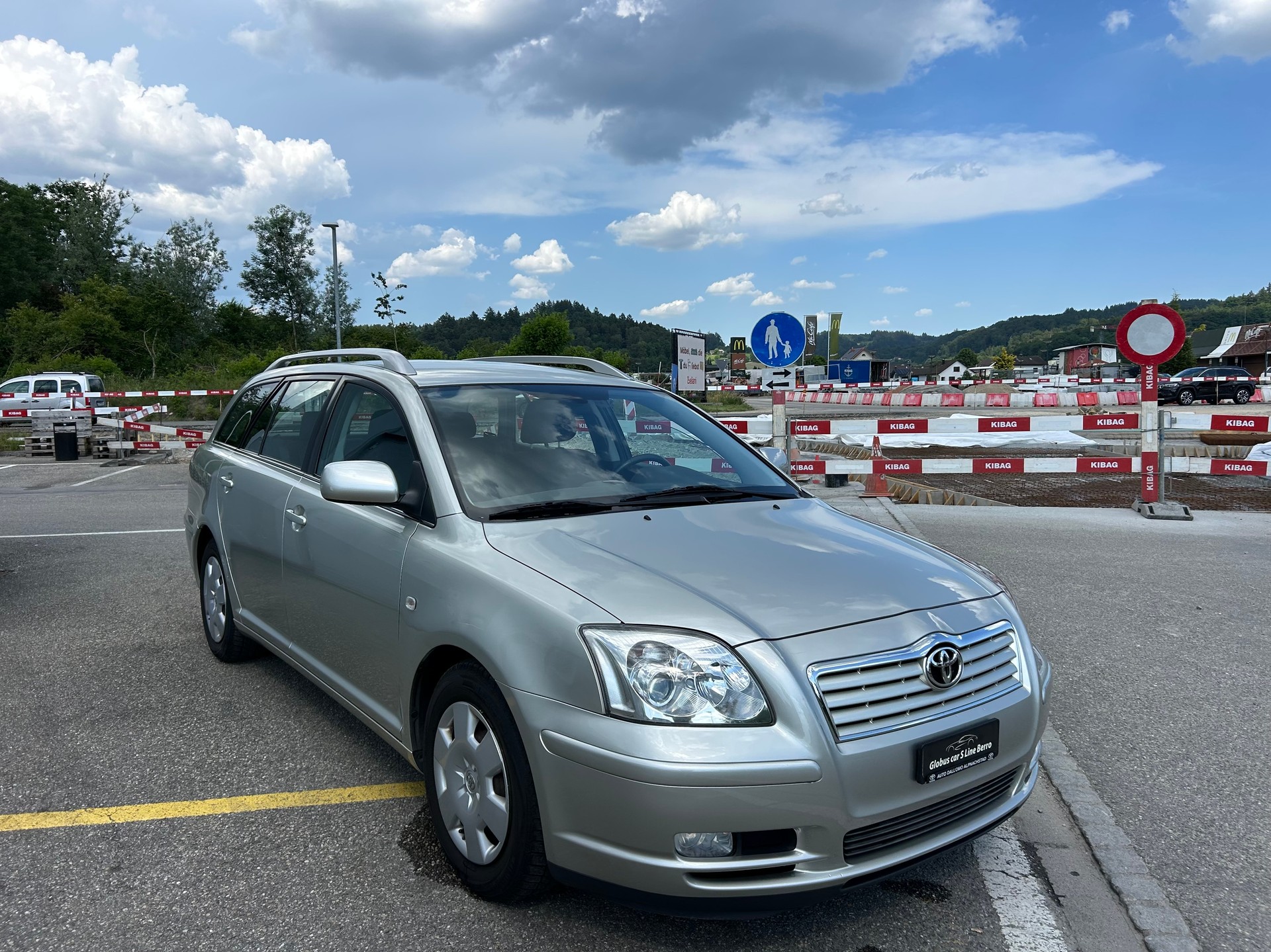 TOYOTA Avensis 1.8 VVT-i Linea Luna Sportswagon-image-2