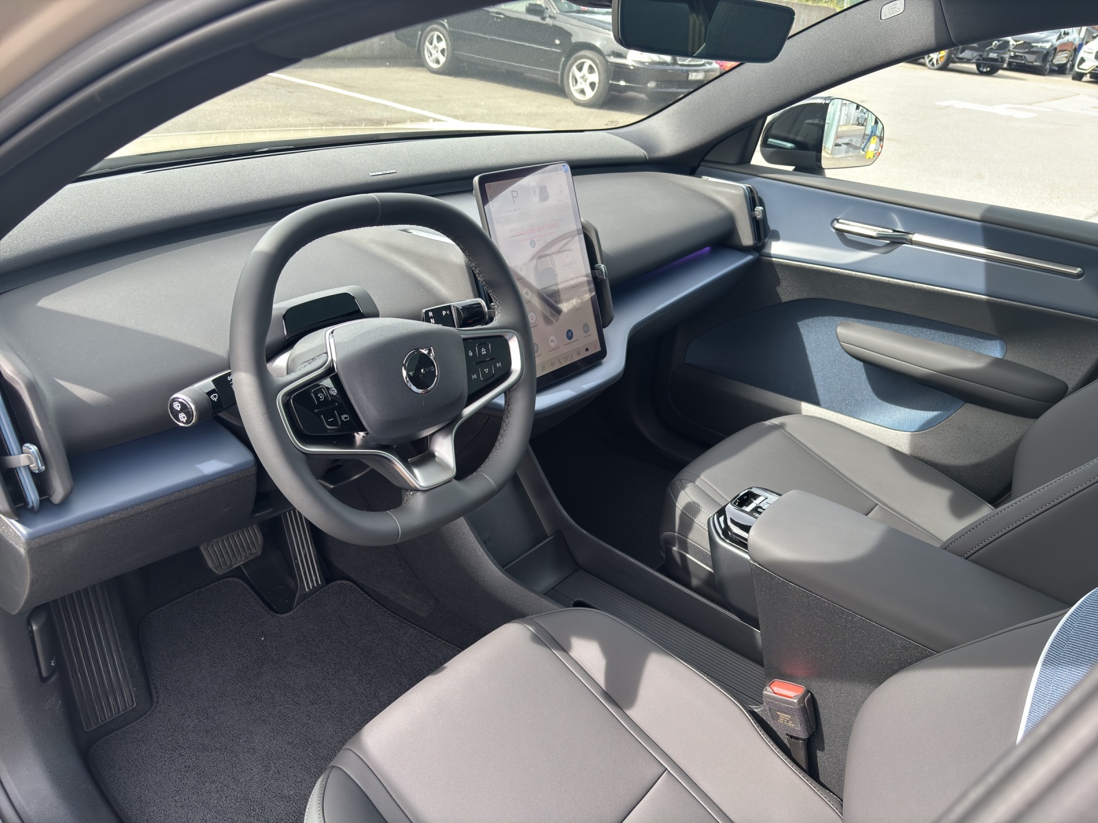VOLVO EX30 CC E60 Twin Performance AWD-image-9