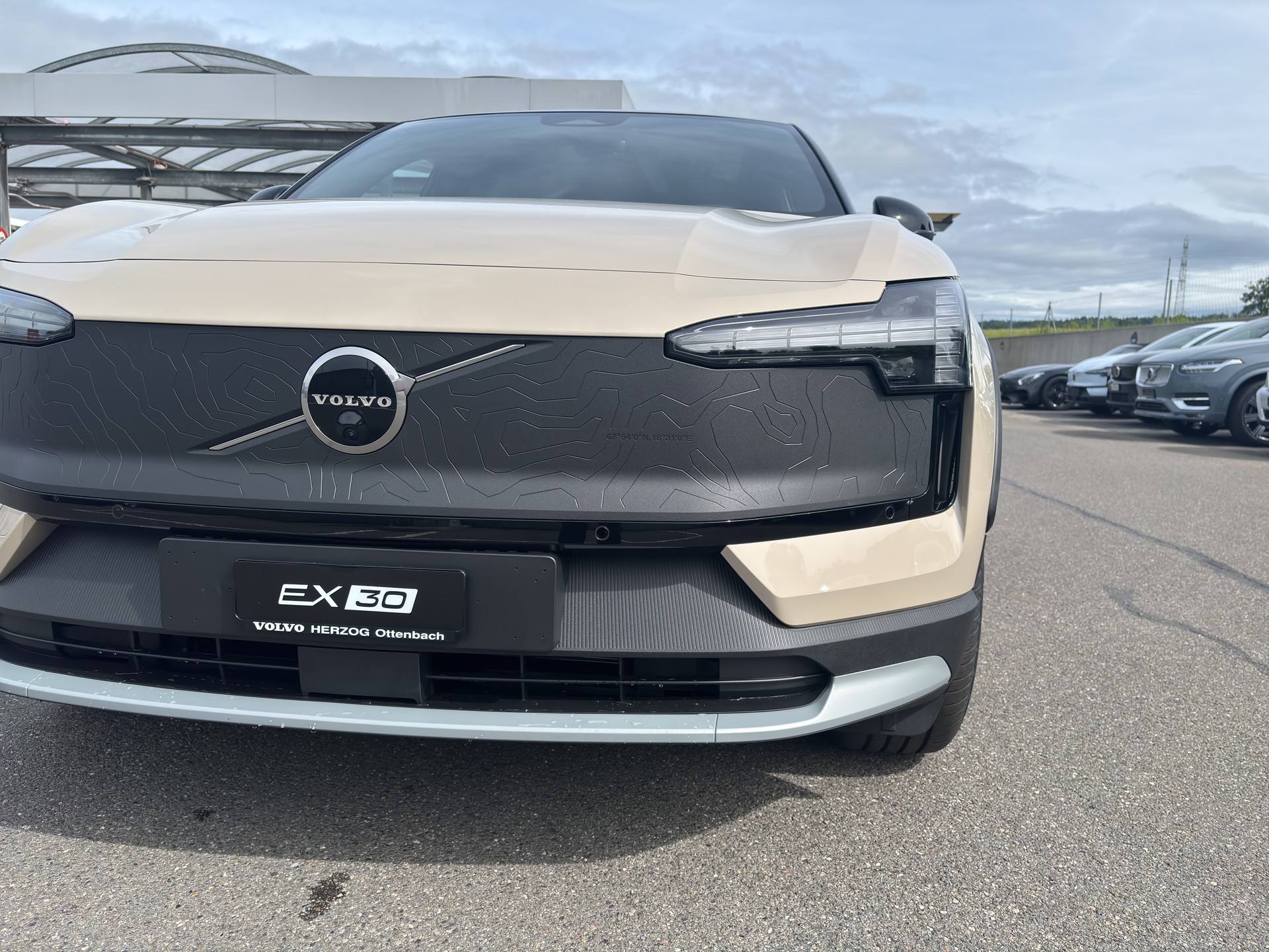 VOLVO EX30 CC E60 Twin Performance AWD-image-7
