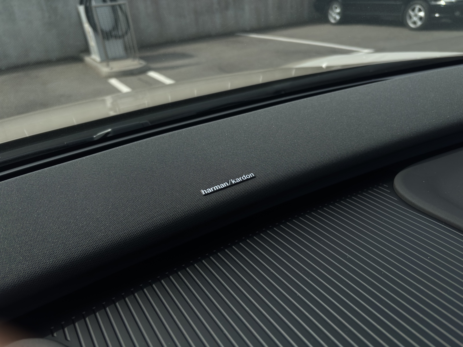 VOLVO EX30 CC E60 Twin Performance AWD-image-15