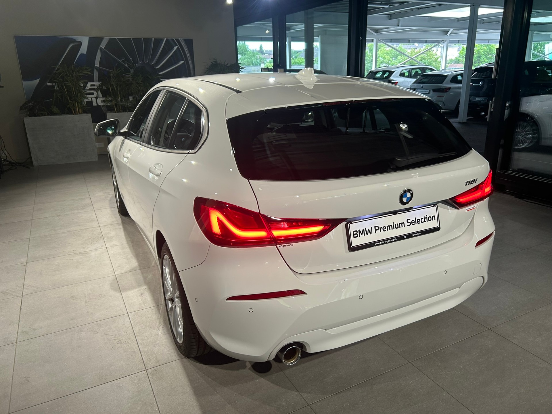 BMW 118i Essential Edition Steptronic-image-13