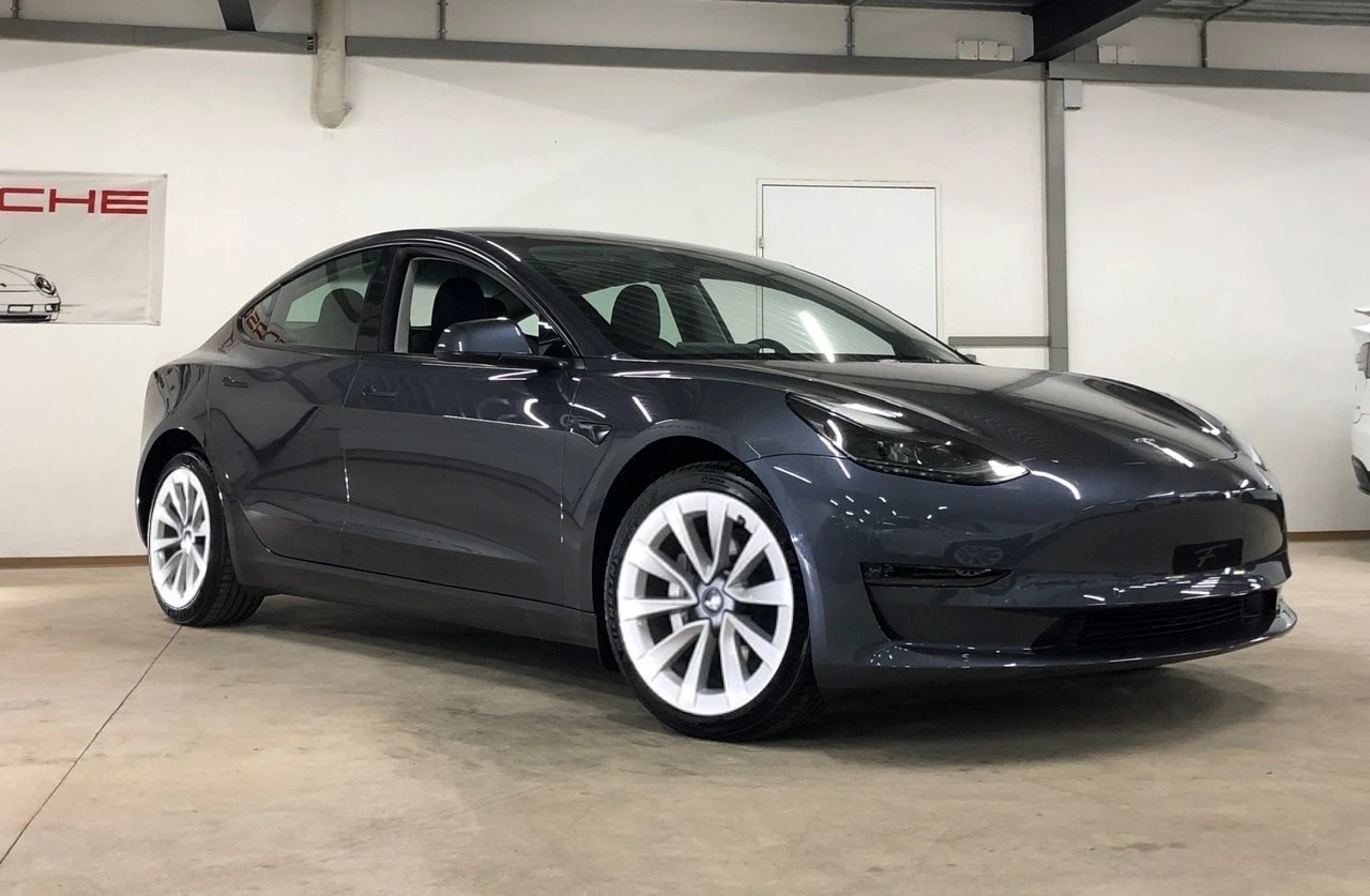 TESLA Model 3 RWD 2022 LFP Akku / AMD Ryzen / AP 3.0-showroom-element-2