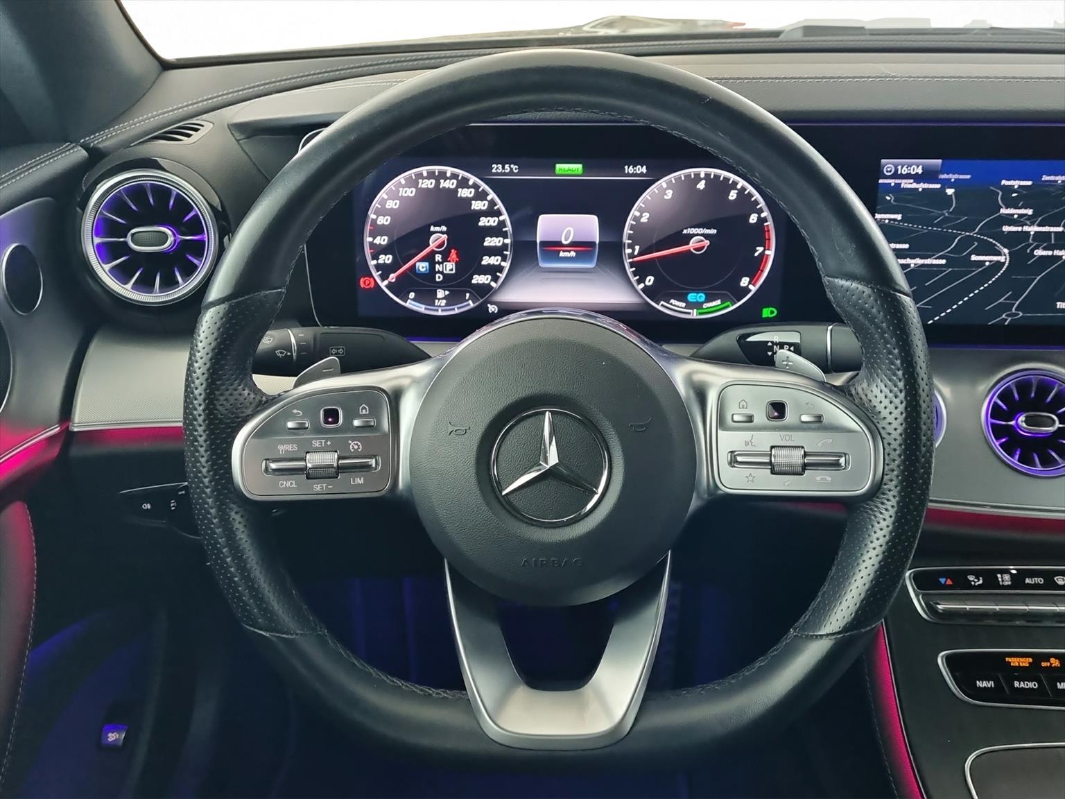 MERCEDES-BENZ E 200 AMG Line Coupé-image-8