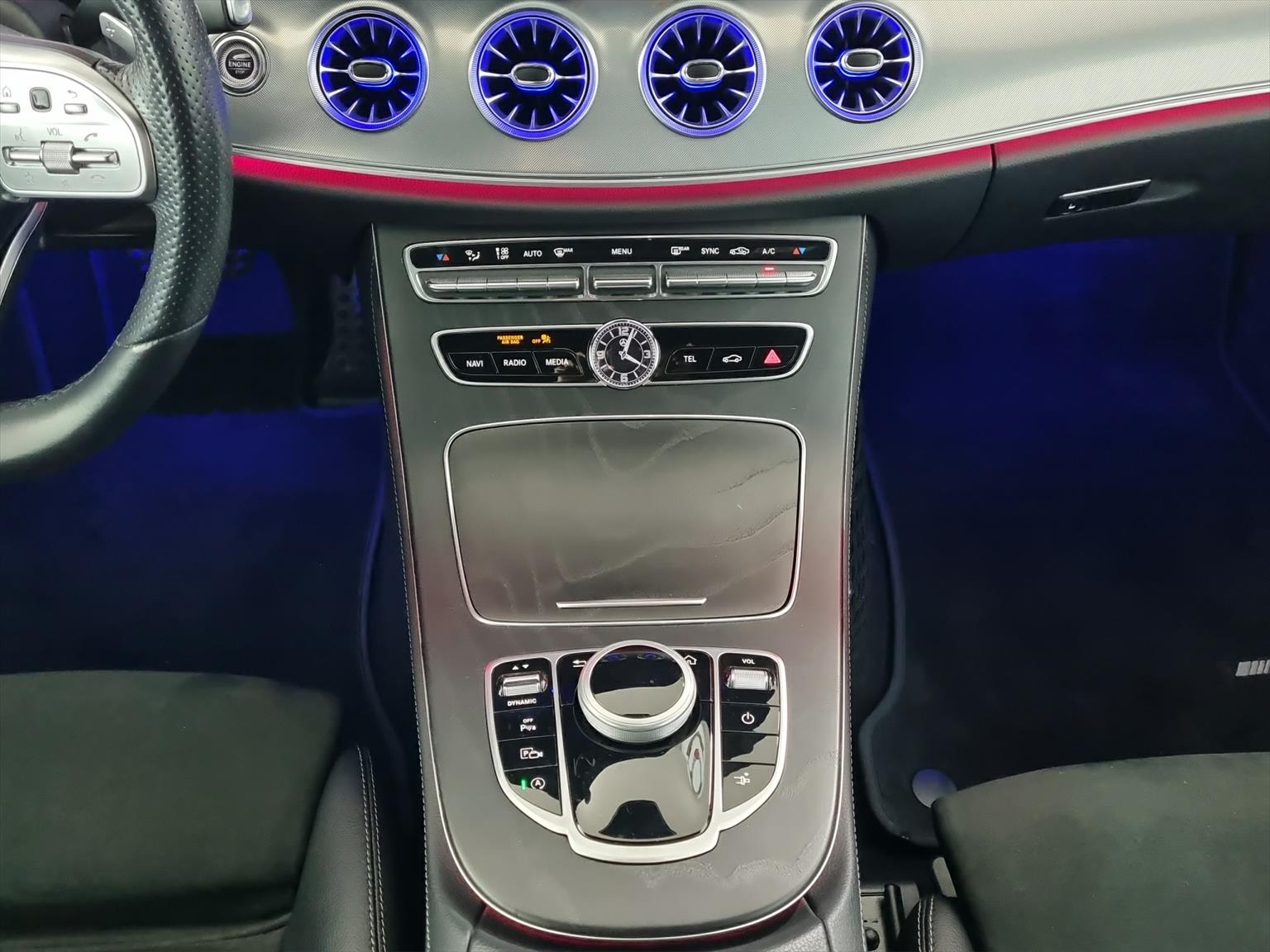 MERCEDES-BENZ E 200 AMG Line Coupé-image-9