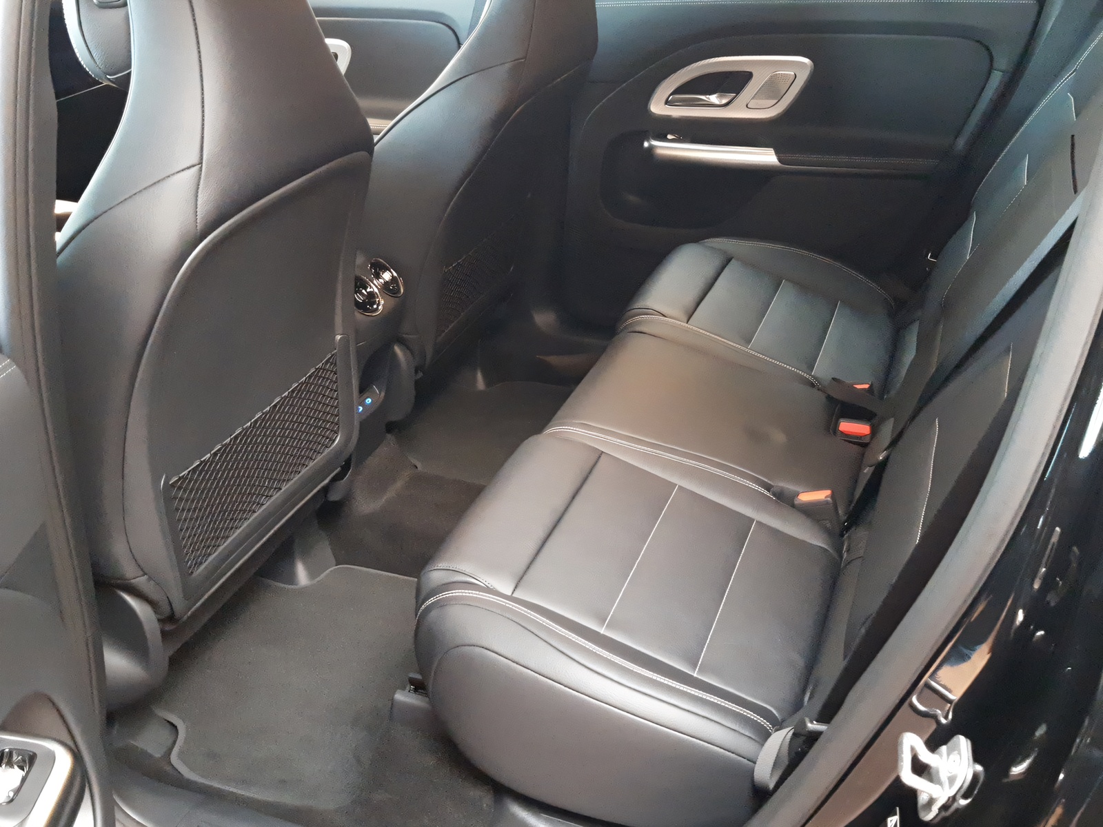 MERCEDES-BENZ GLB 220 4Matic-image-9