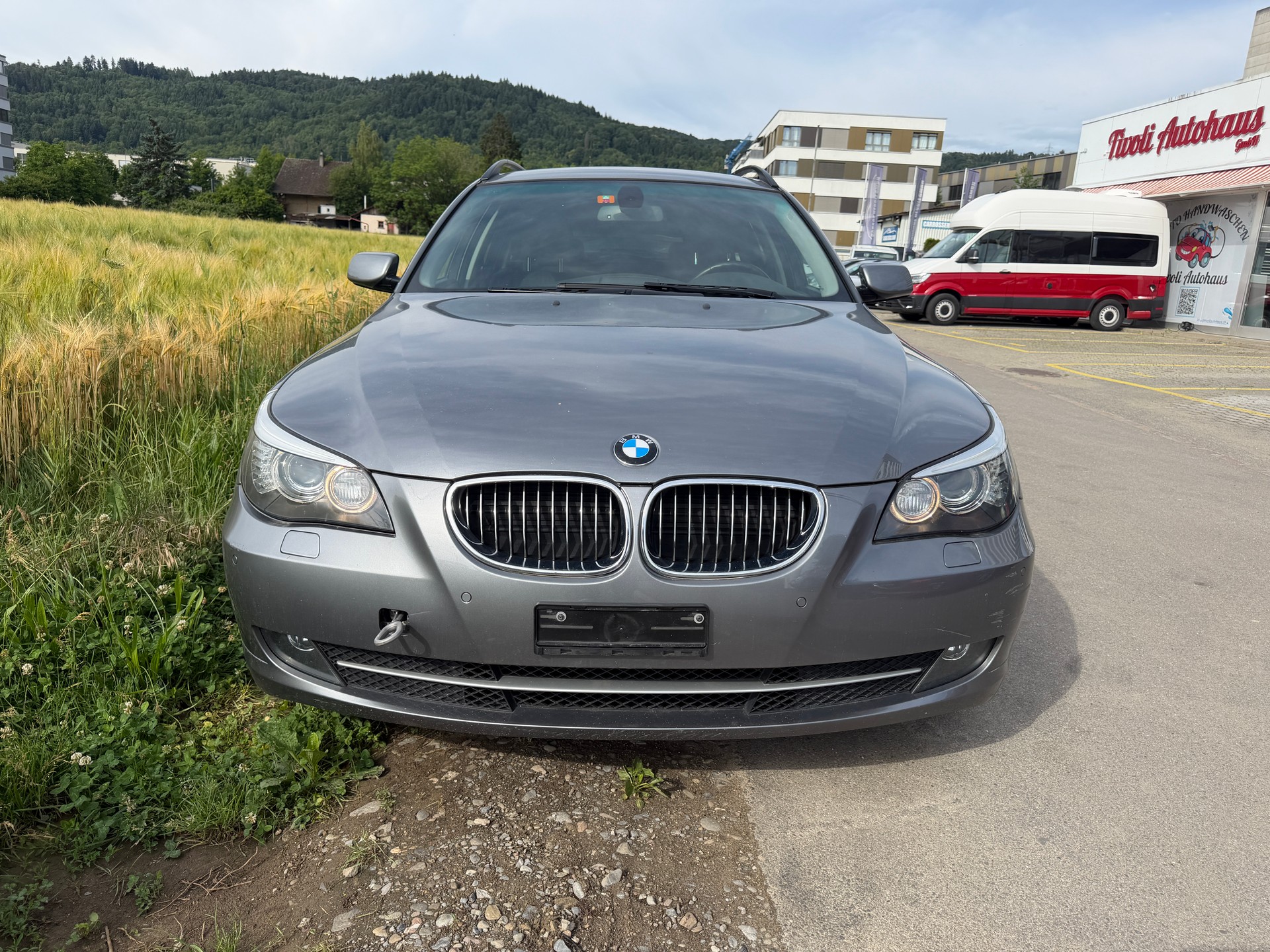 BMW 523i Touring more4you Steptronic-showroom-element-2