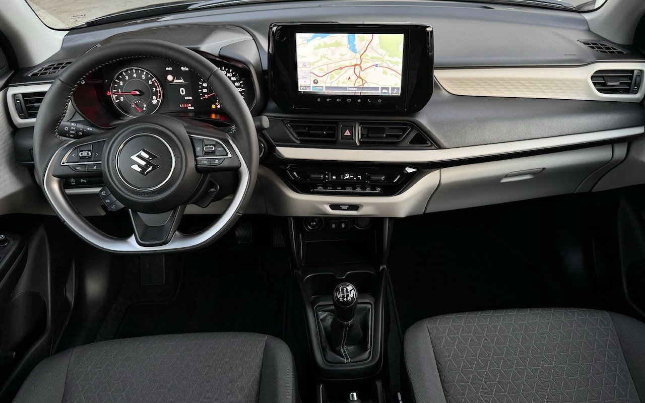 SUZUKI NEW SWIFT 1.2 COMPACT+ HYBRID 4X4-image-8