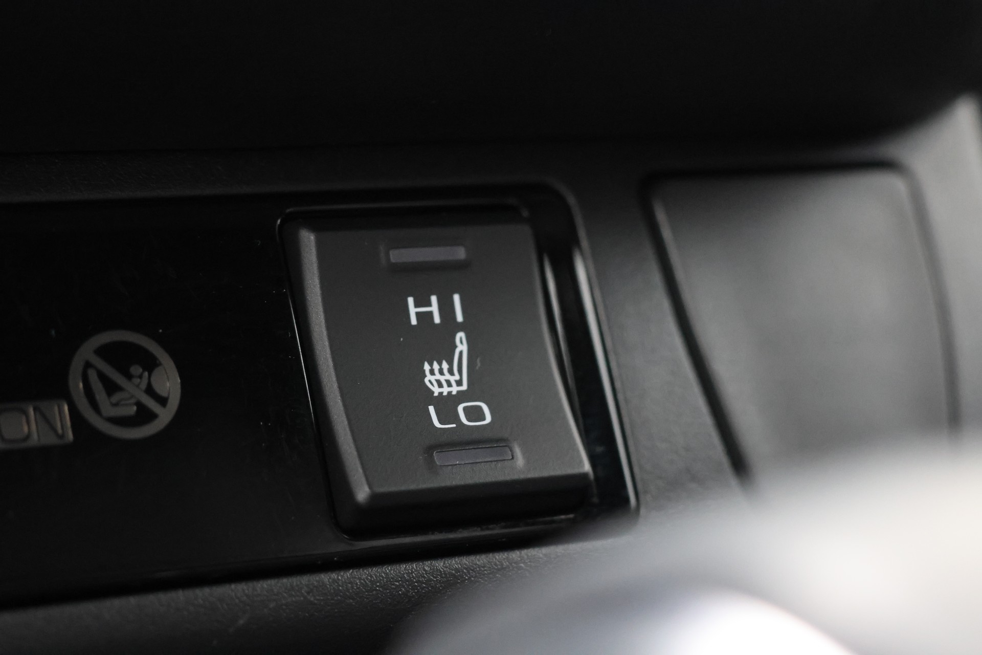 SUZUKI Across 2.5 Plug-in-Hybrid Compact Top E-CVT (CH)-image-25