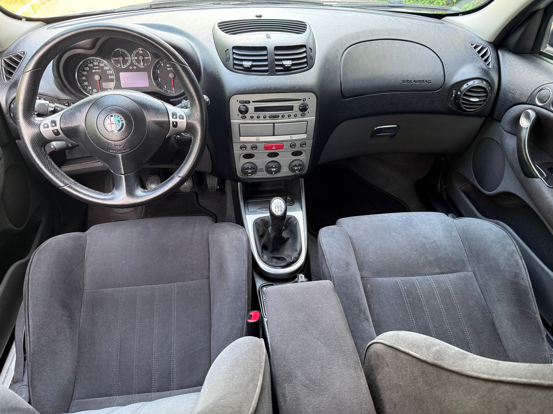 ALFA ROMEO 147 1.6 TS 16V Distinctive-image-8