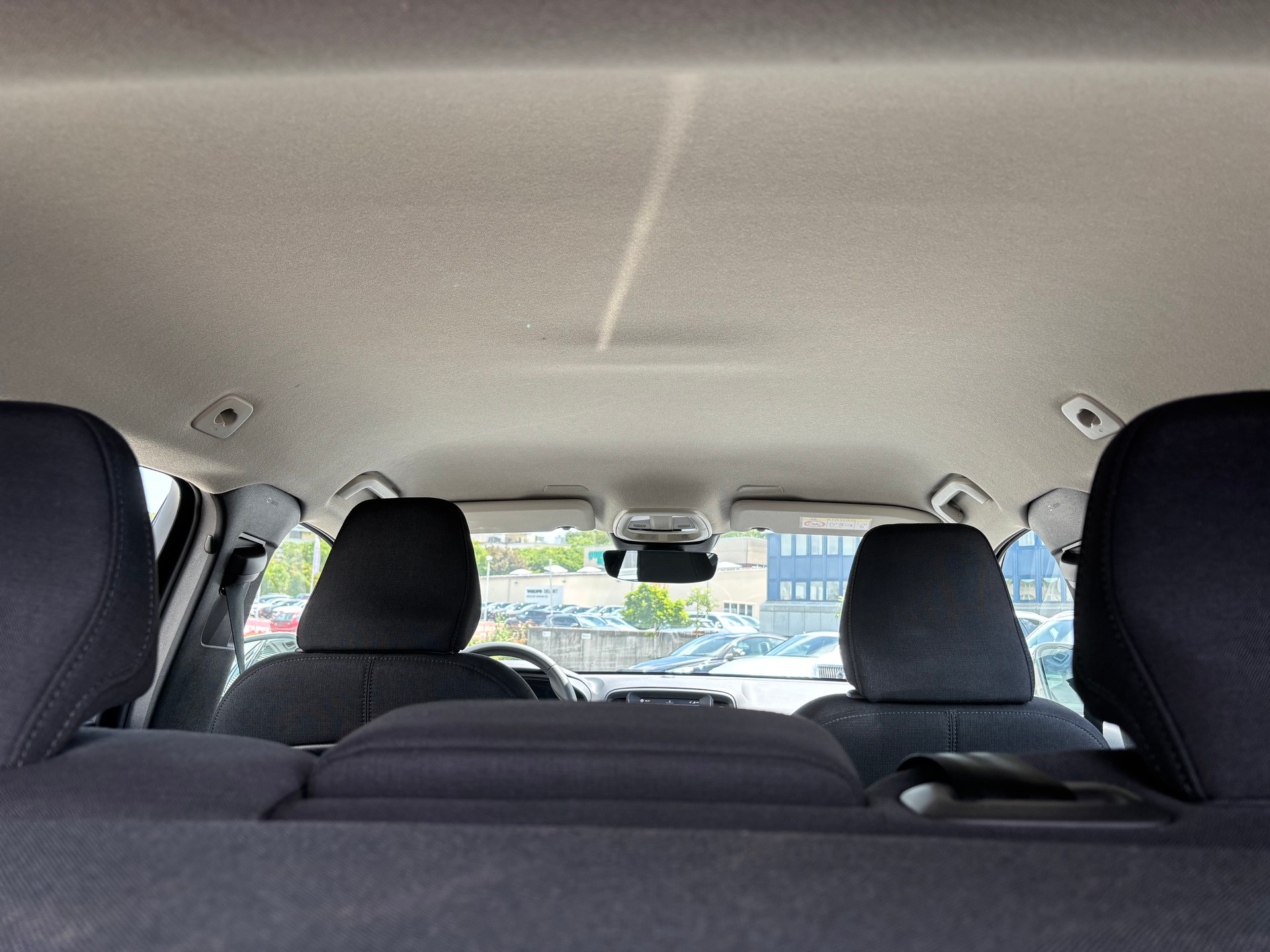 VOLVO XC40 2.0 B3 MH Essential-image-10
