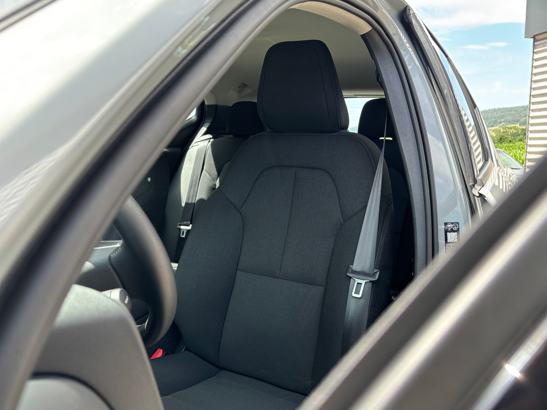 VOLVO XC40 2.0 B3 MH Essential-showroom-element-3