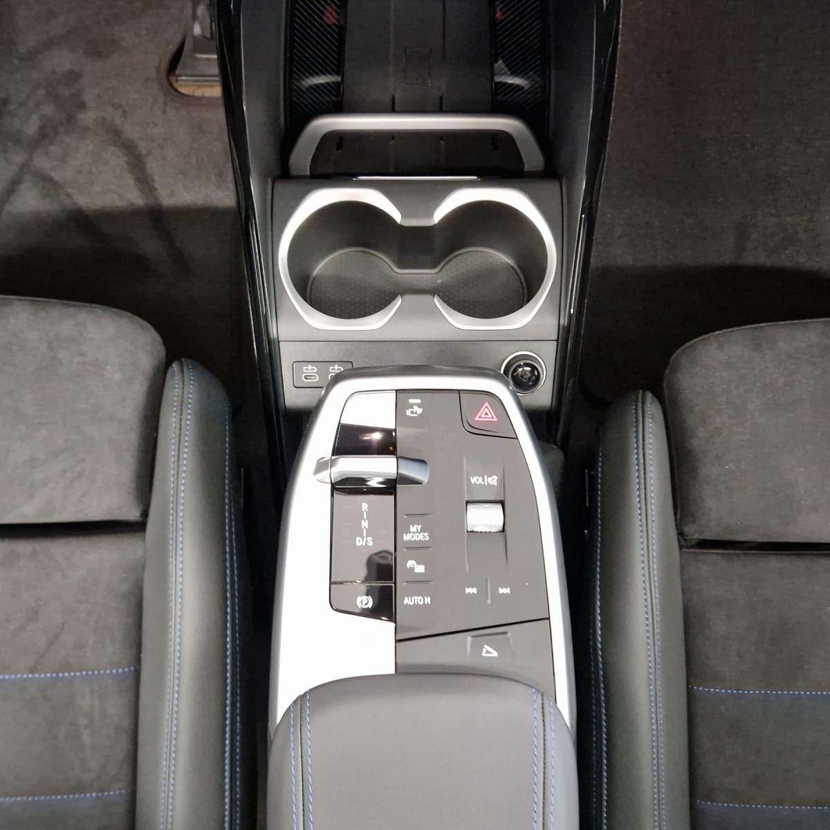 BMW X1 xDrive M35i-image-12