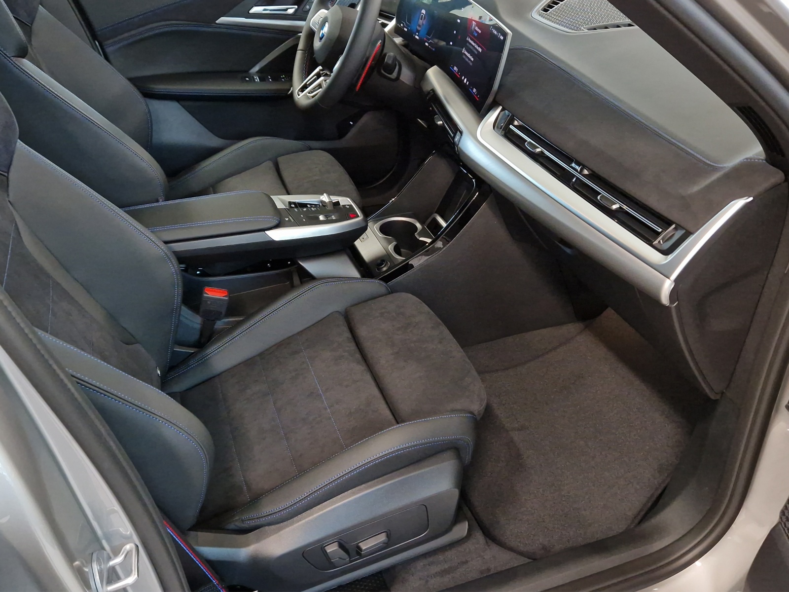 BMW X1 xDrive M35i-image-4