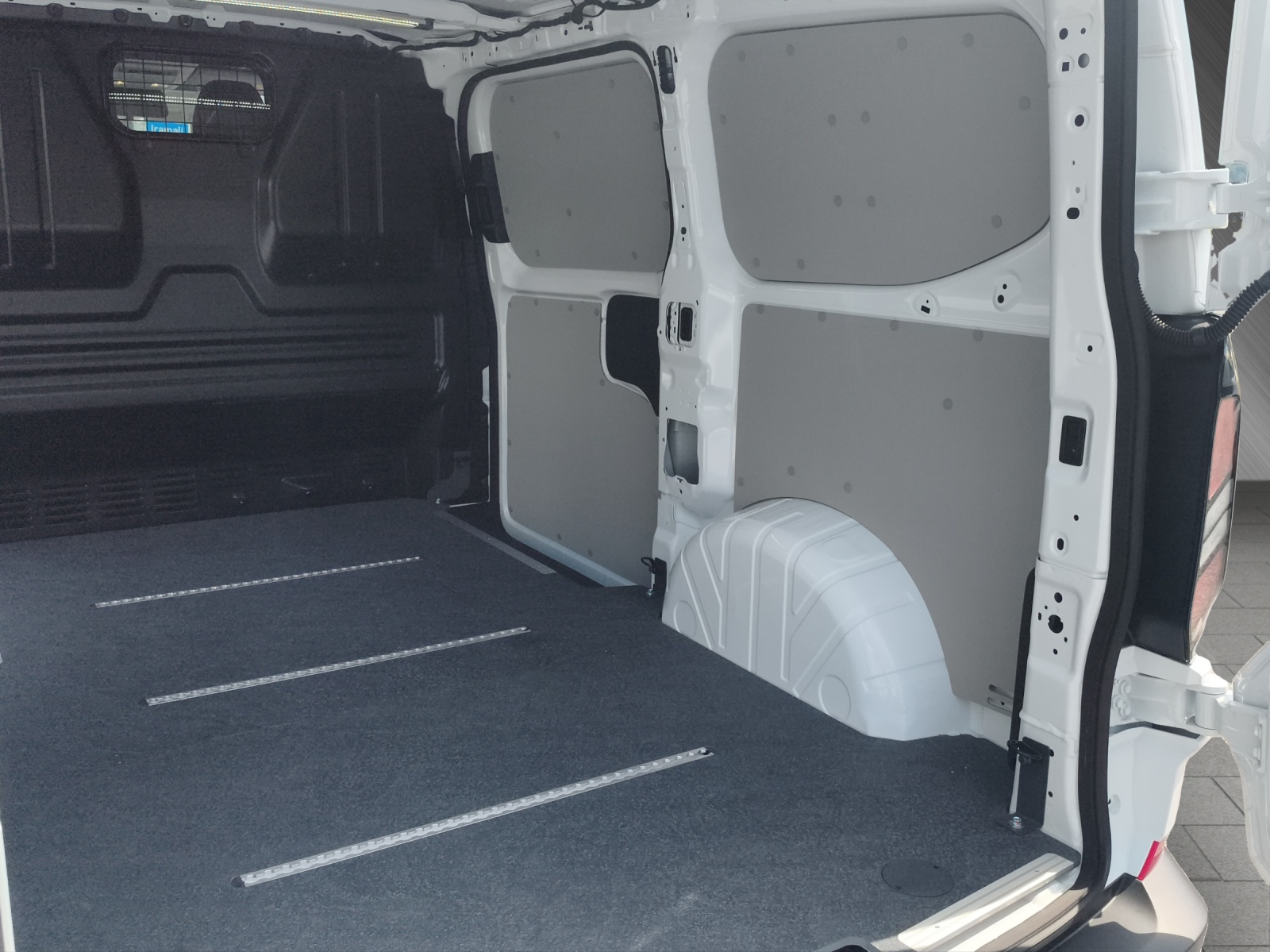 FORD Transit Custom Van 280 L1 2.0 EcoBlue Trend-image-13