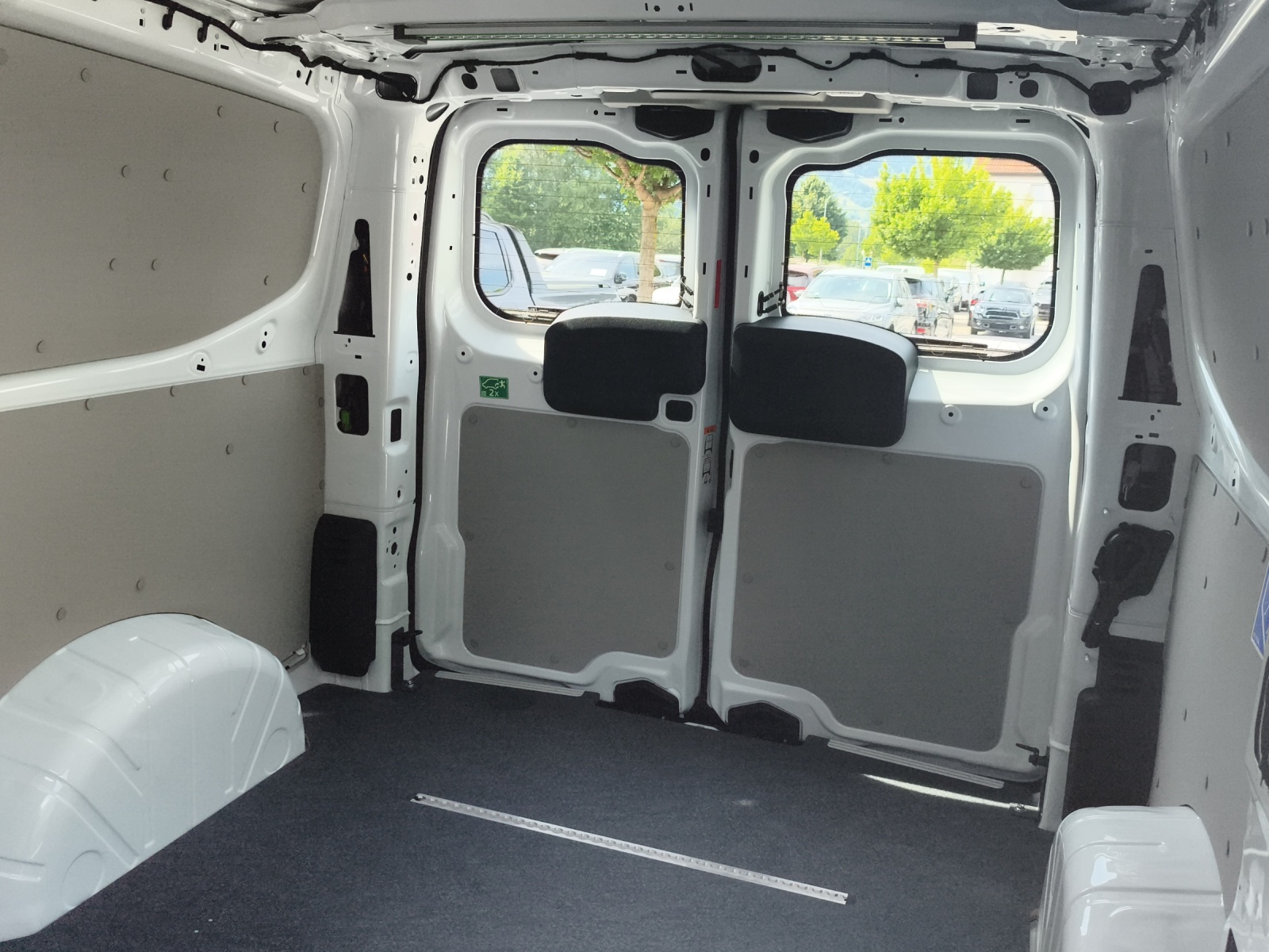 FORD Transit Custom Van 280 L1 2.0 EcoBlue Trend-image-16