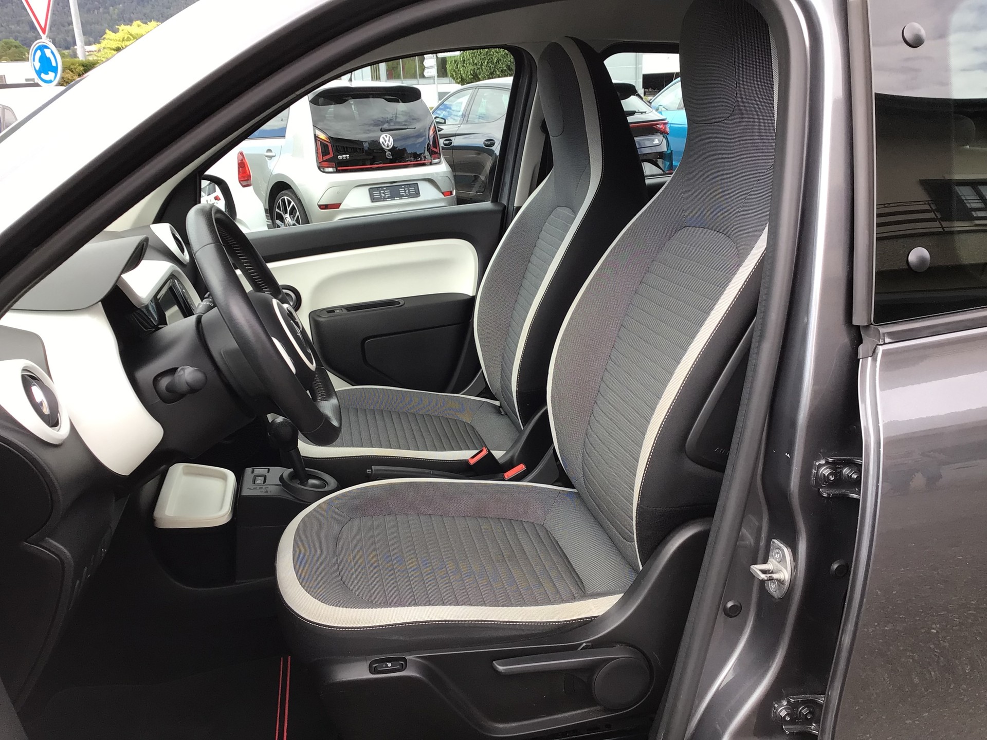 RENAULT Twingo 0.9 Intens EDC-image-5