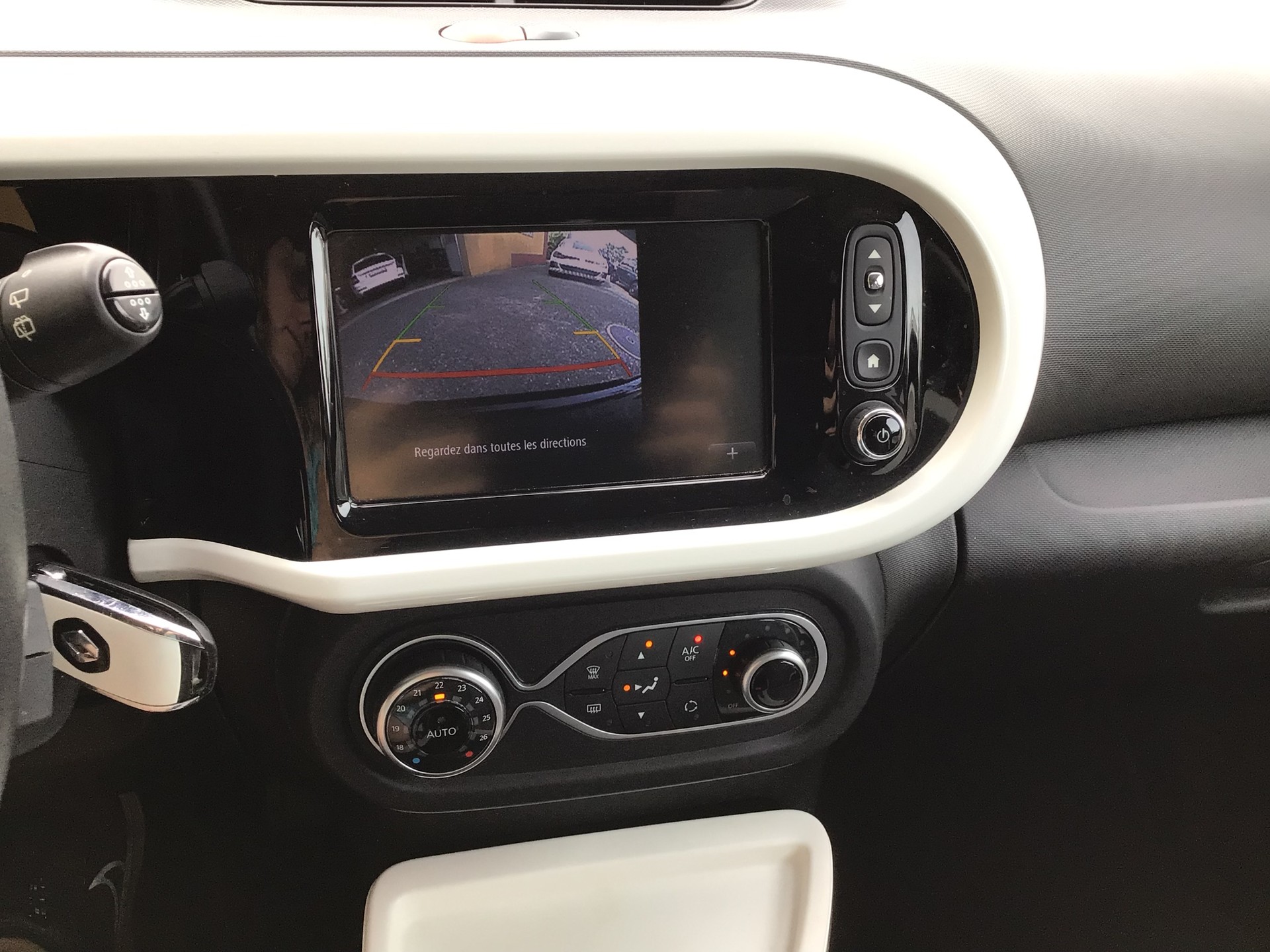RENAULT Twingo 0.9 Intens EDC-image-10