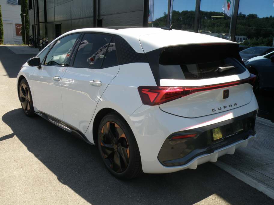 CUPRA Born Sensacion-showroom-element-2