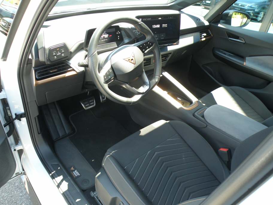 CUPRA Born Sensacion-showroom-element-3