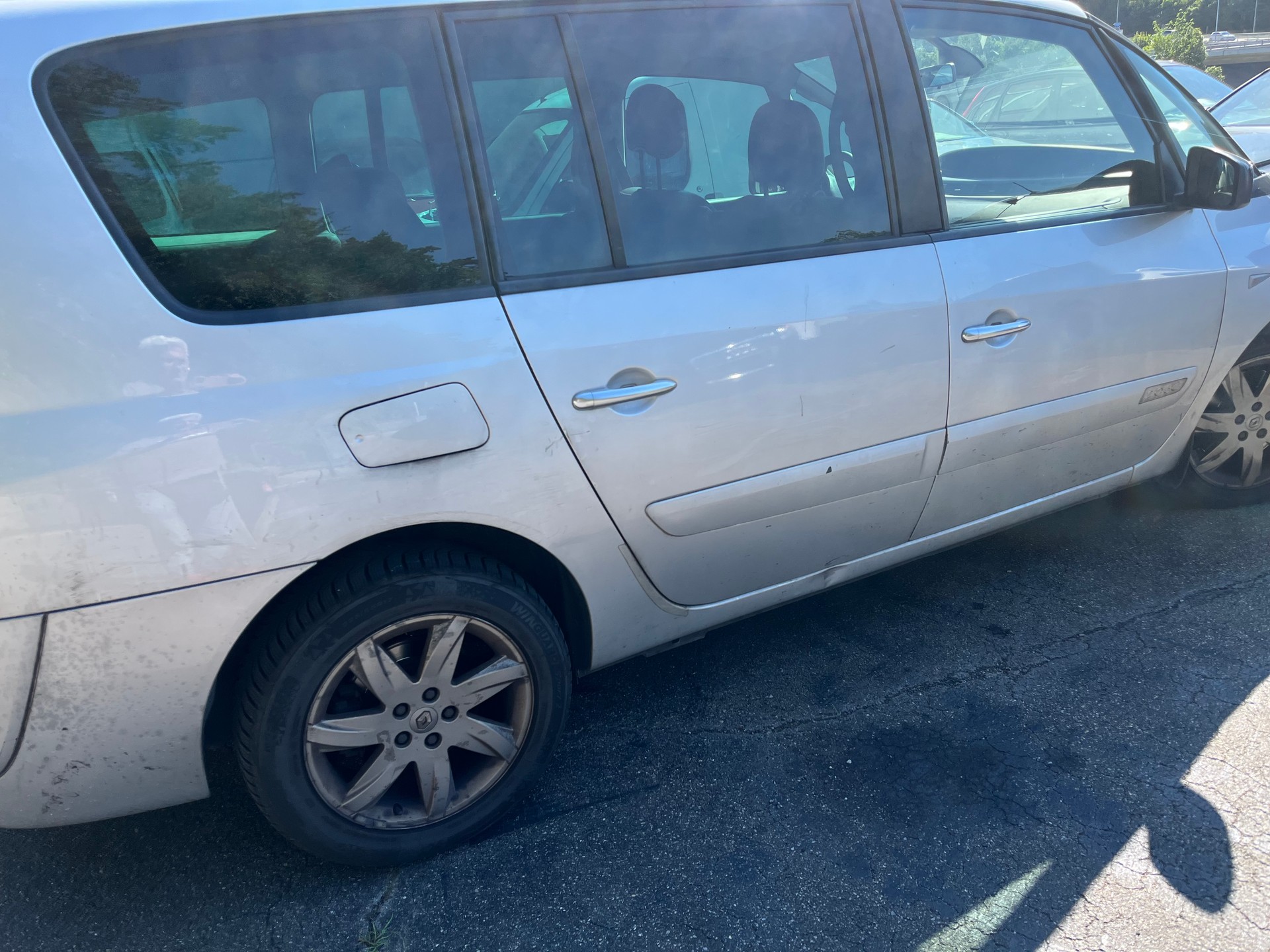 RENAULT Espace 2.0 dCi Dynamique Automatic-image-3