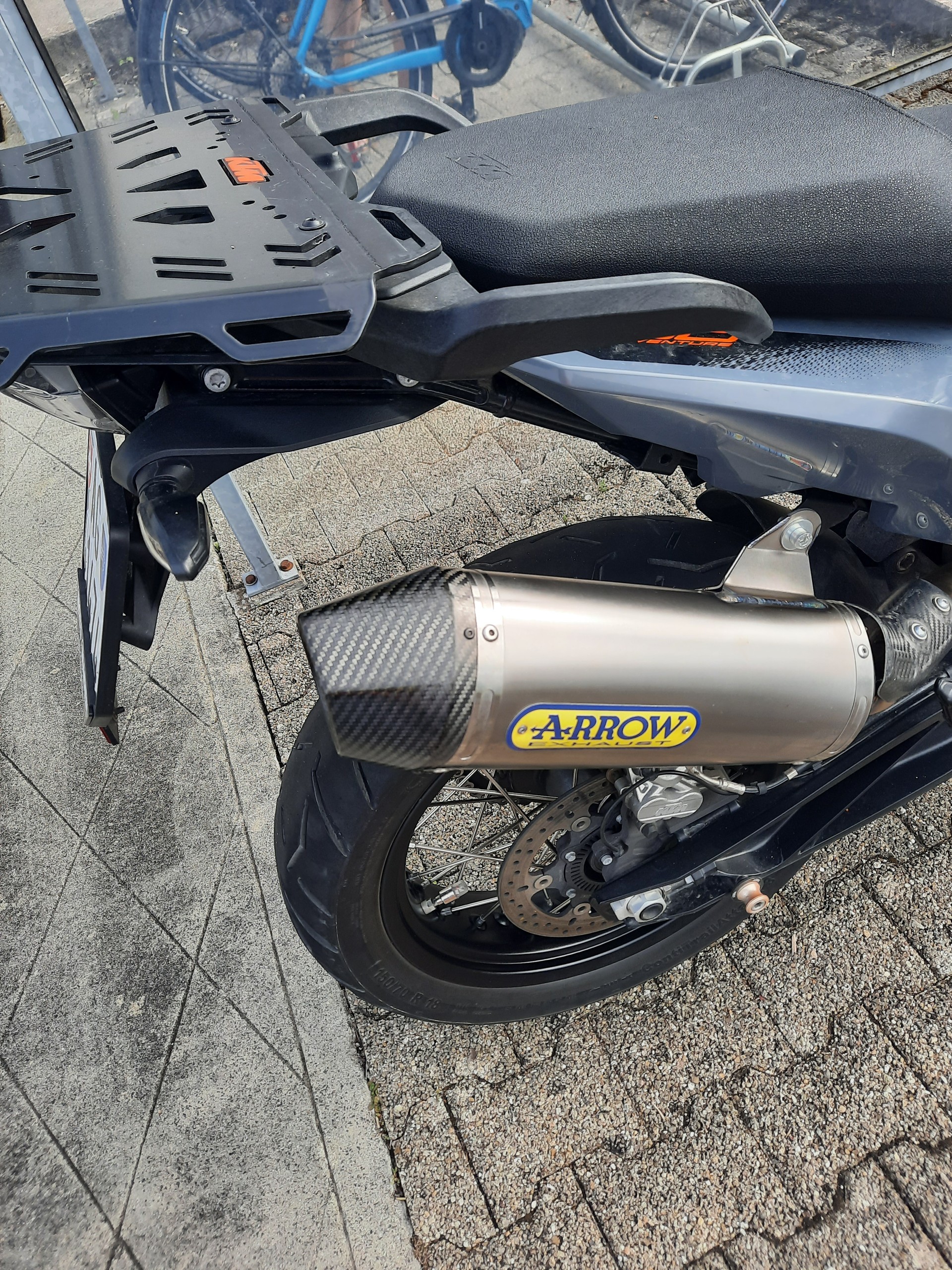 KTM 890 Adventure-image-2
