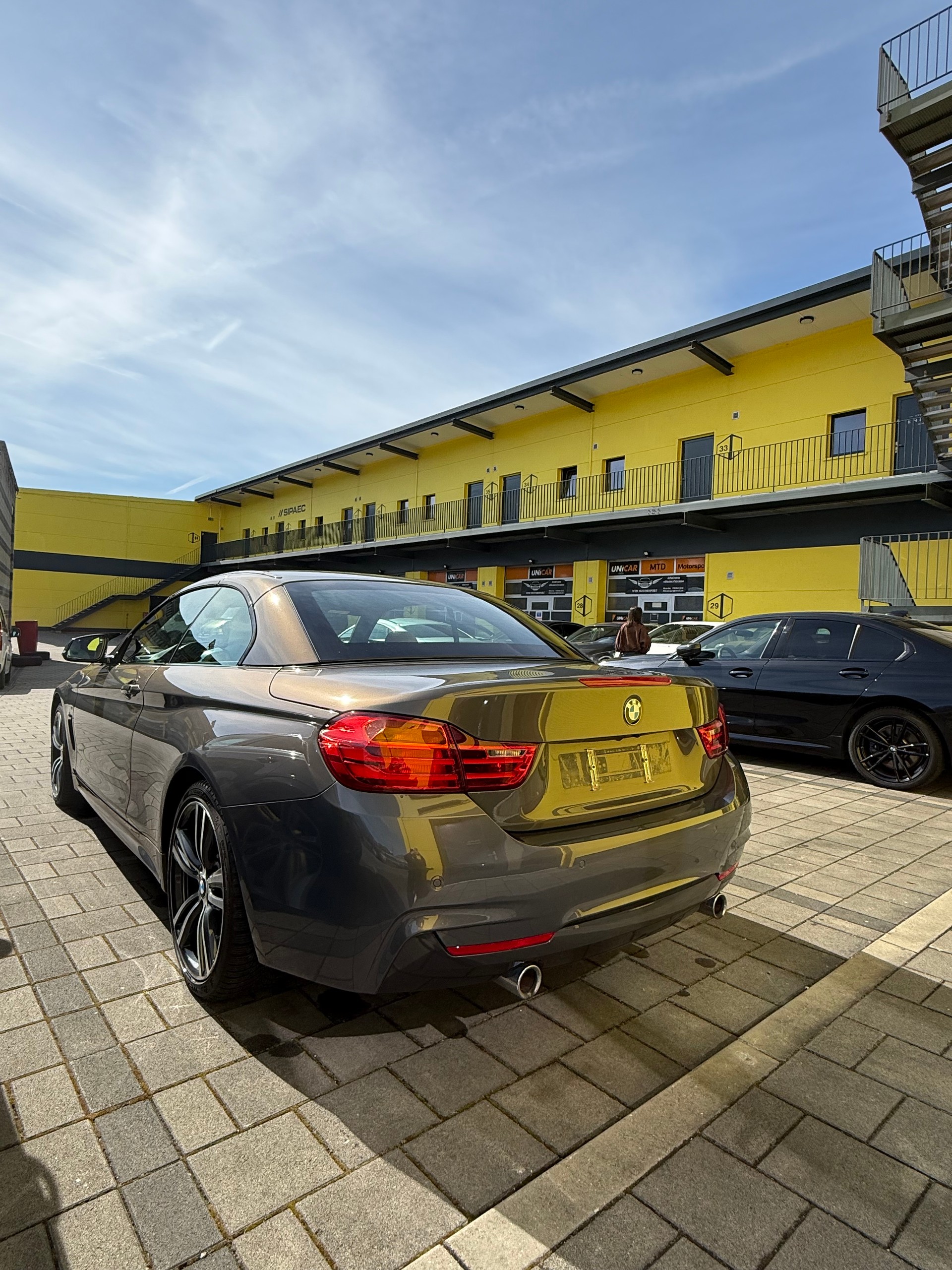 BMW 435i xDrive M sport cabrio-image-11