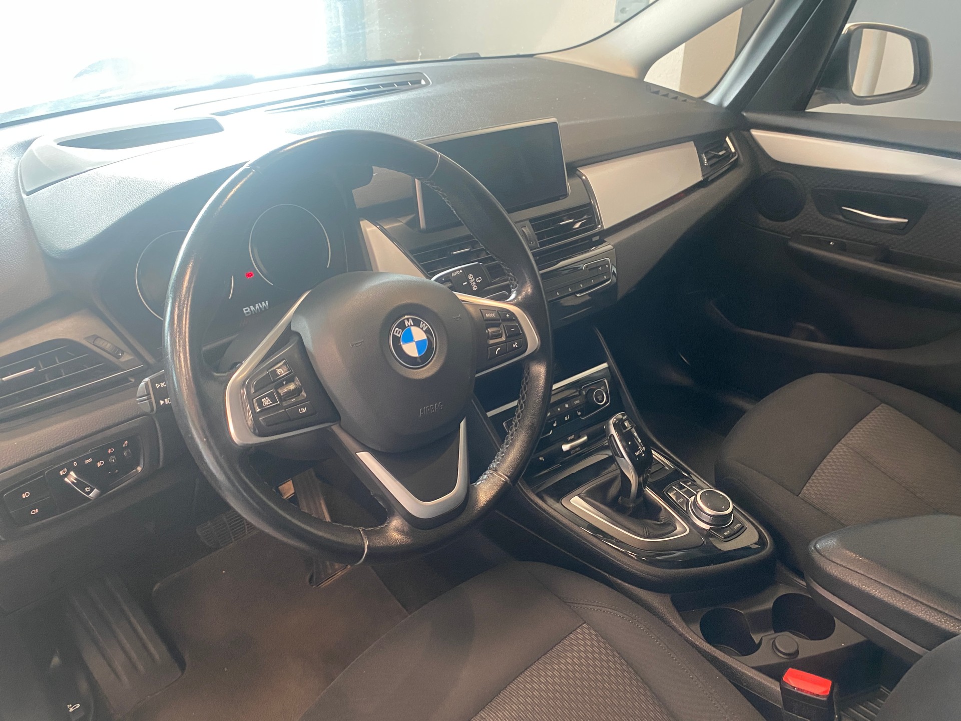 BMW 218d xDrive Gran Tourer Steptronic-image-4