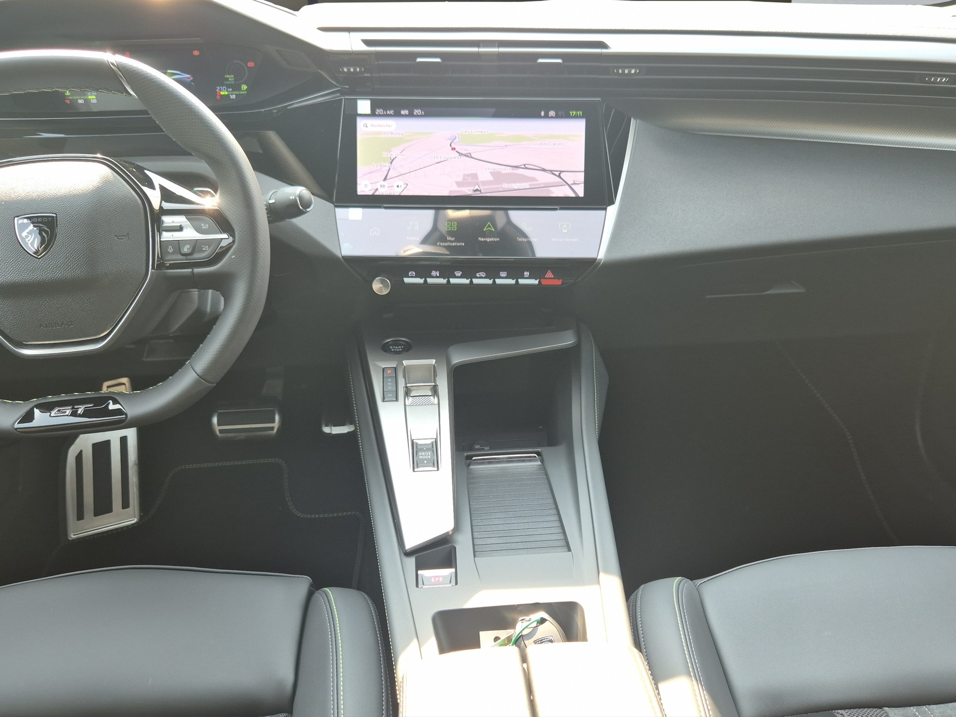 PEUGEOT 408 1.2 Hybrid GT Exclusive-image-14