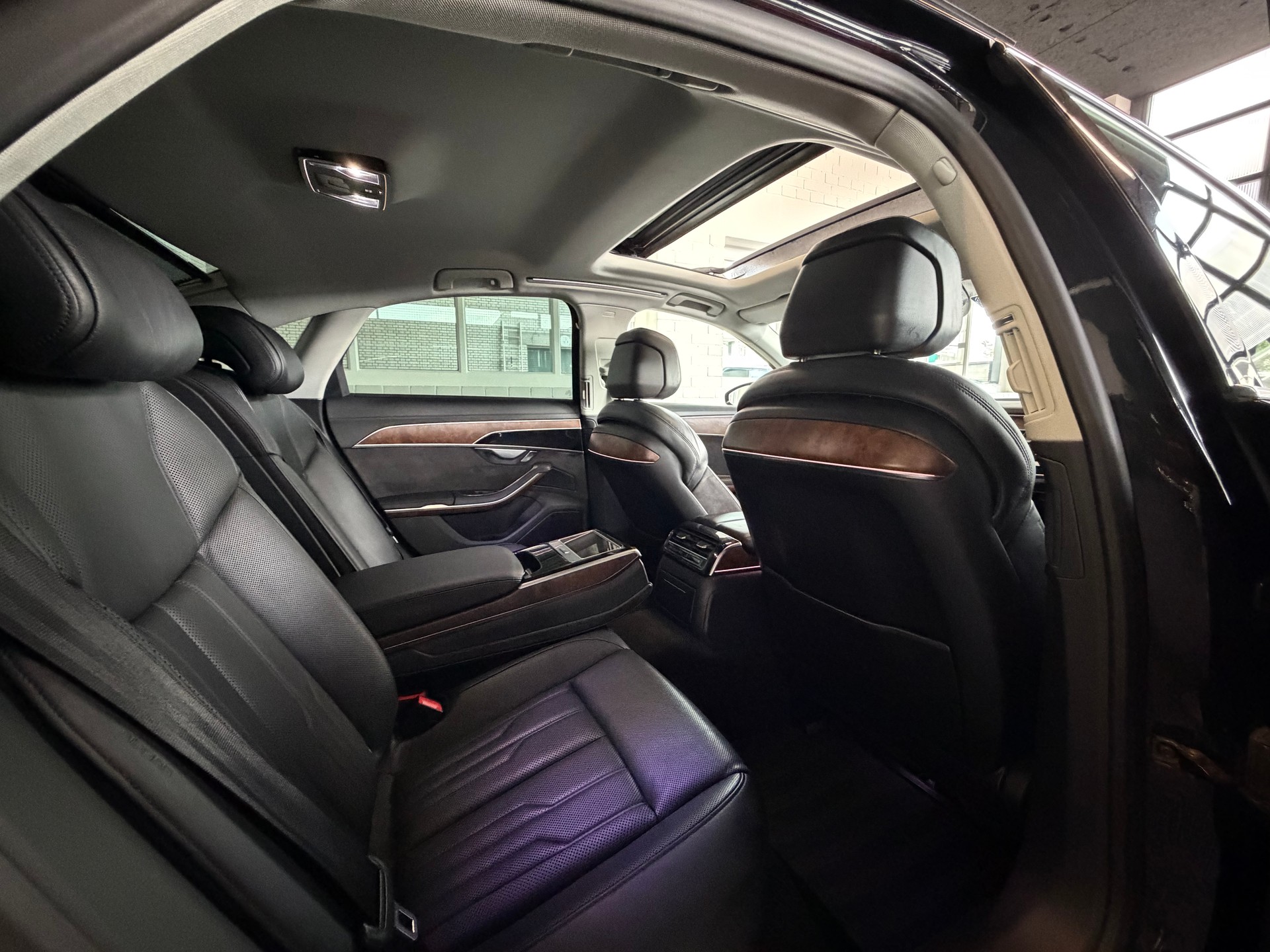 AUDI A8 50 TDI quattro tiptronic-image-8