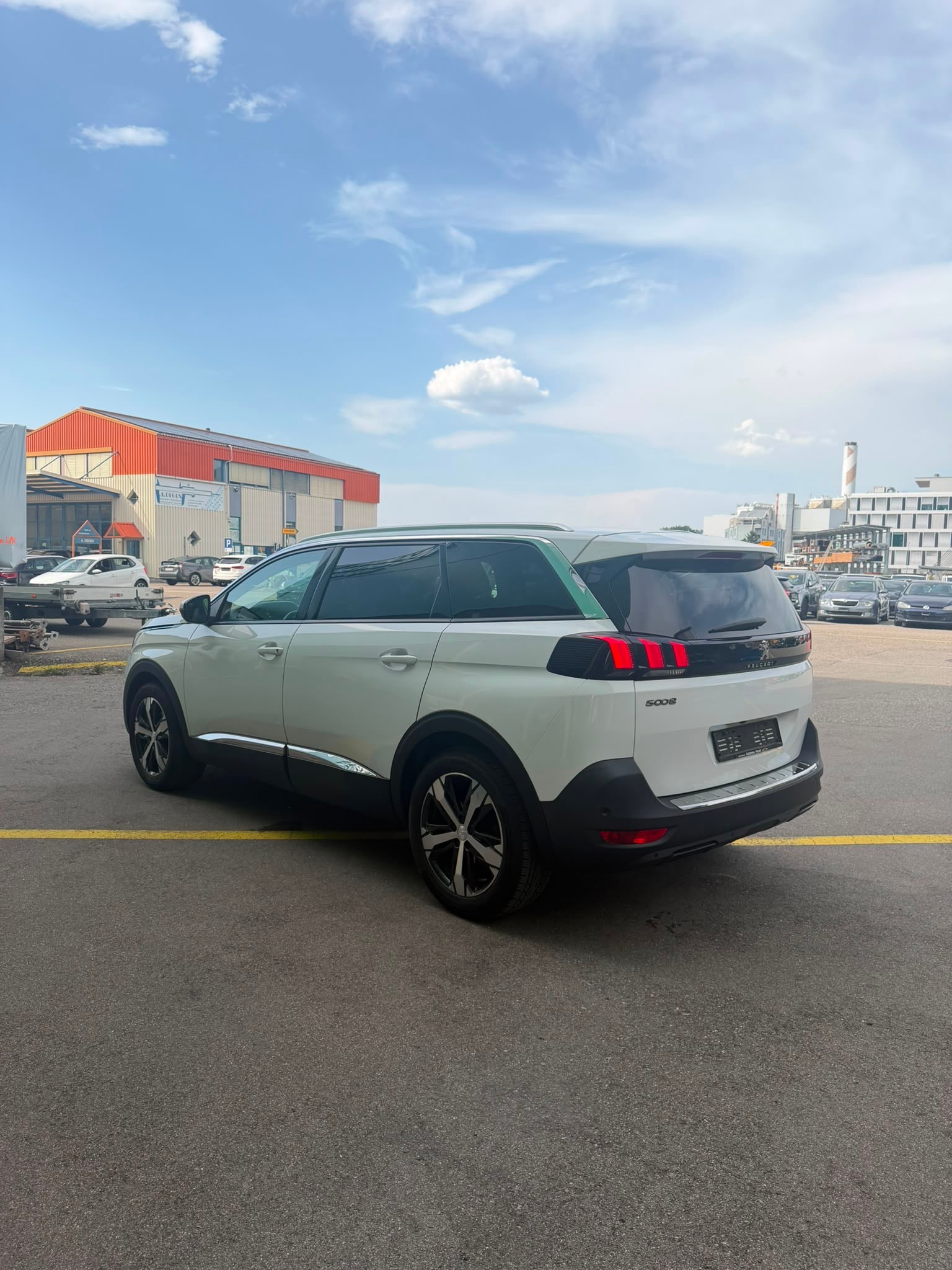 PEUGEOT 5008 1.5 BlueHDi Allure EAT-image-4