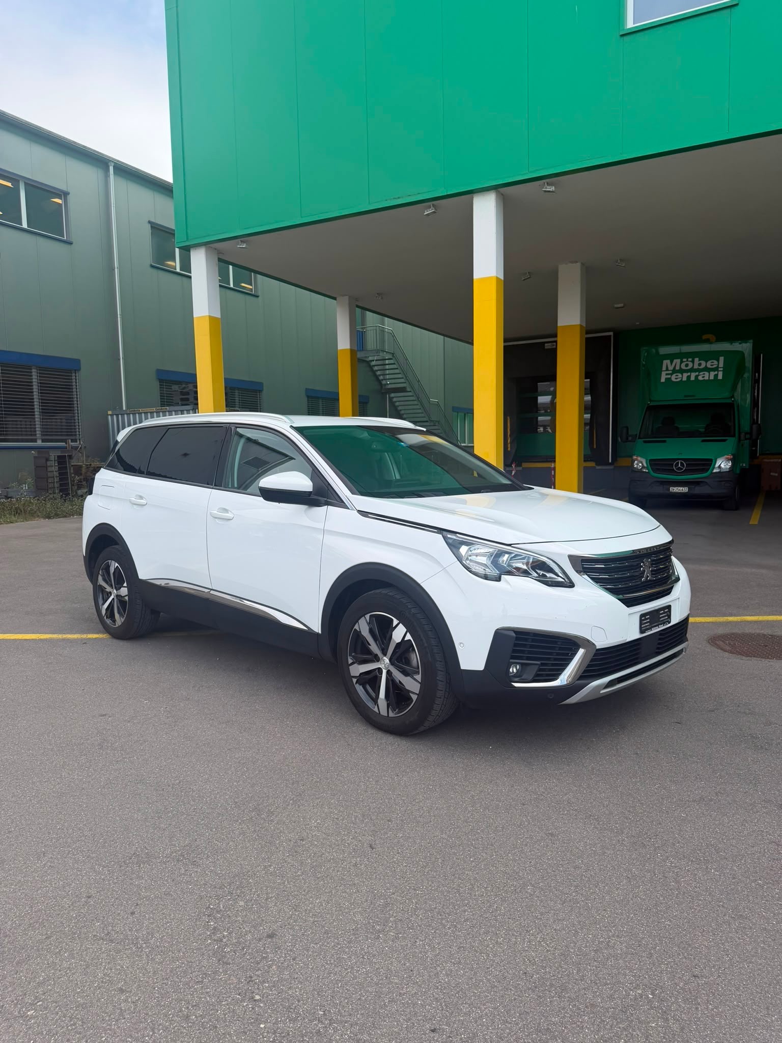 PEUGEOT 5008 1.5 BlueHDi Allure EAT