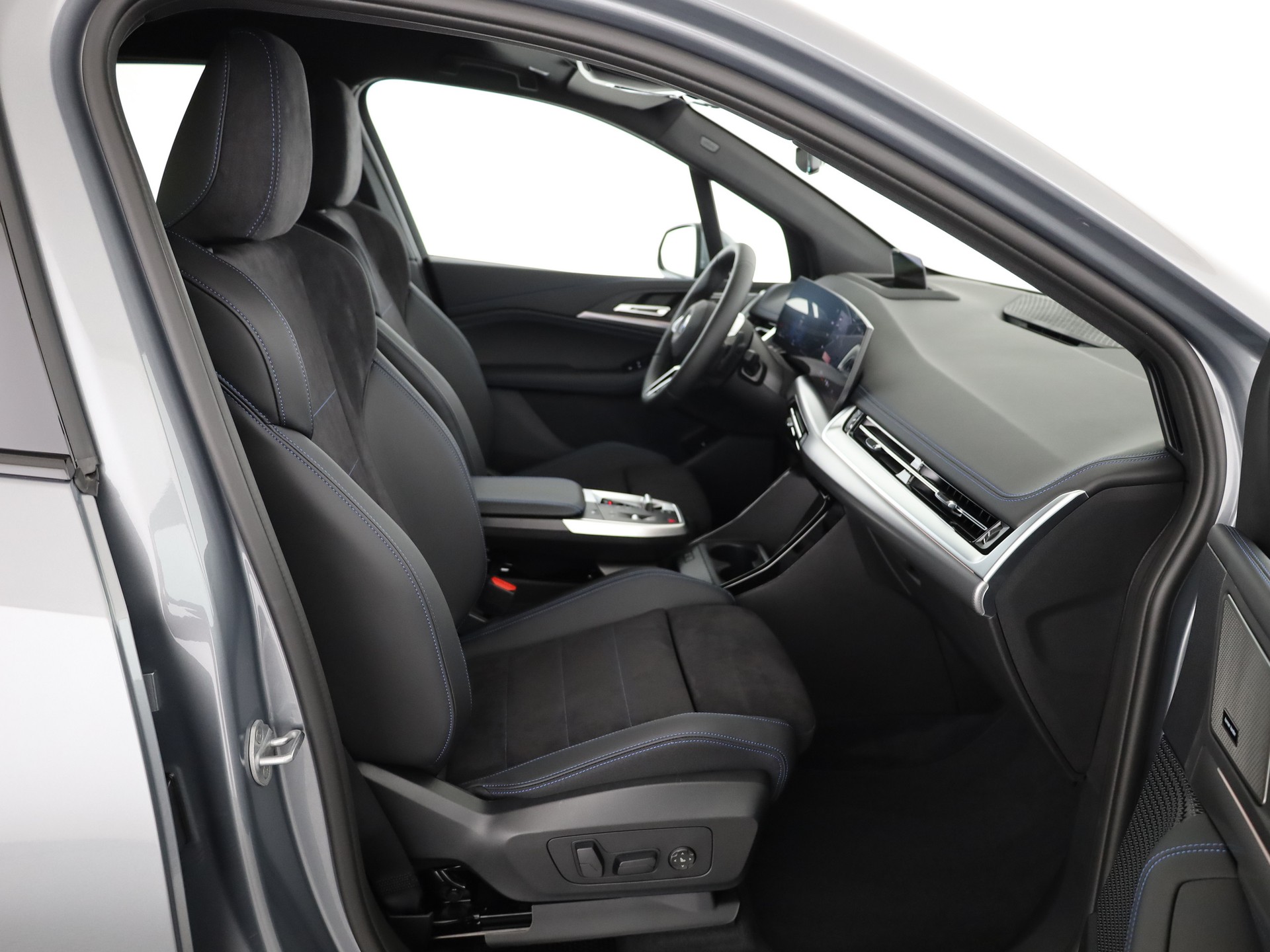 BMW 220i Act. Tour. M Sport-image-15