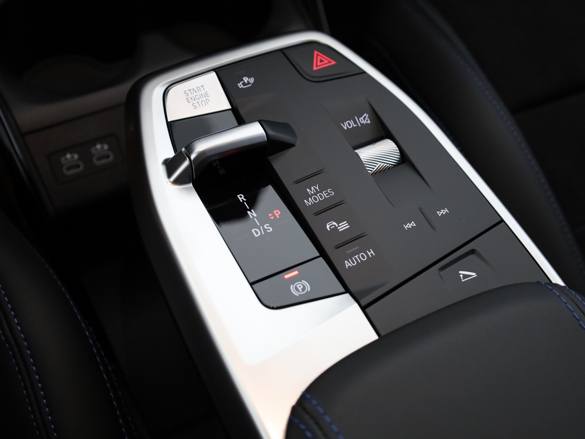 BMW 220i Act. Tour. M Sport-image-20