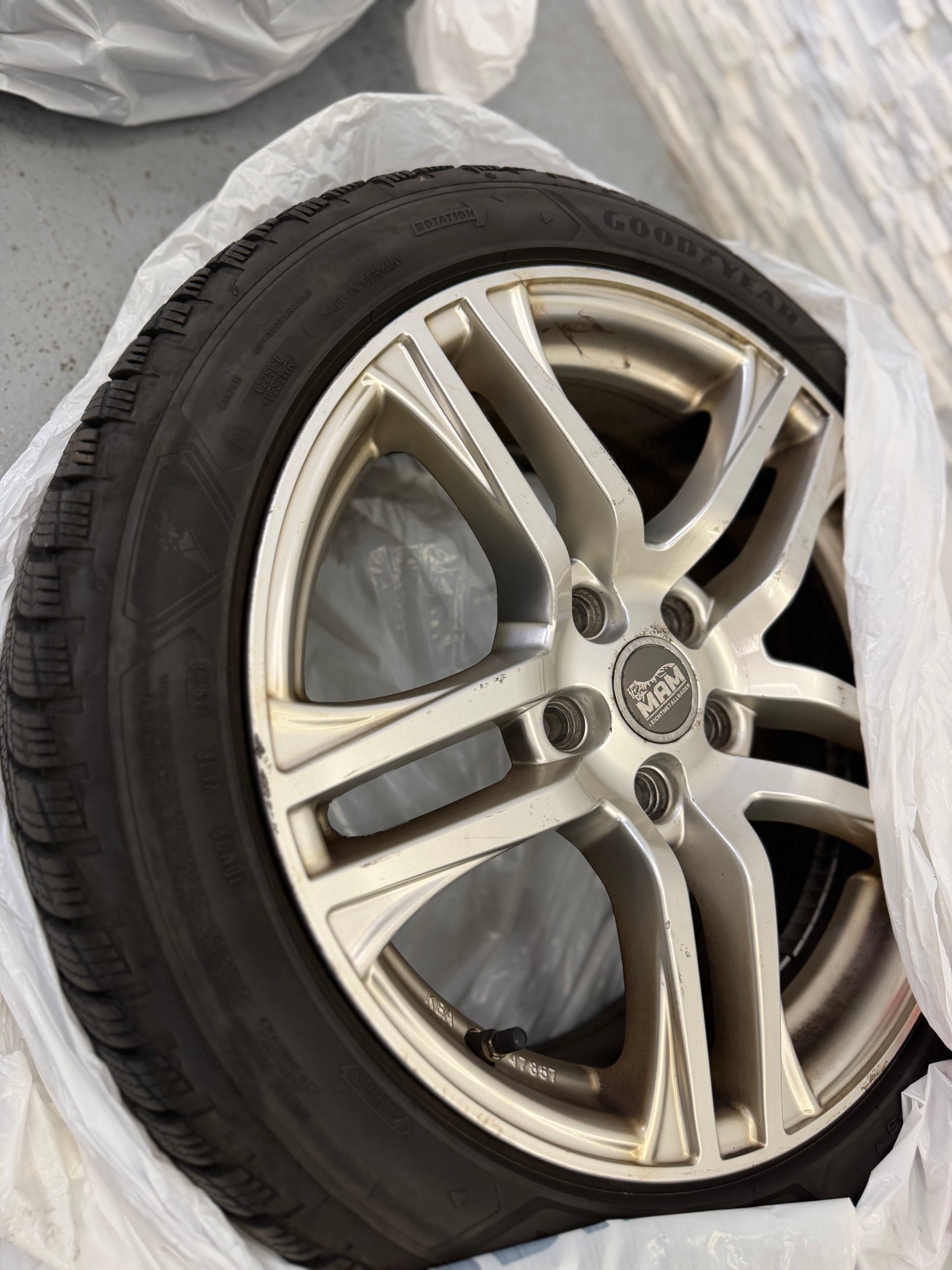 VW Eos 2.0 TSI White Night DSG-image-11