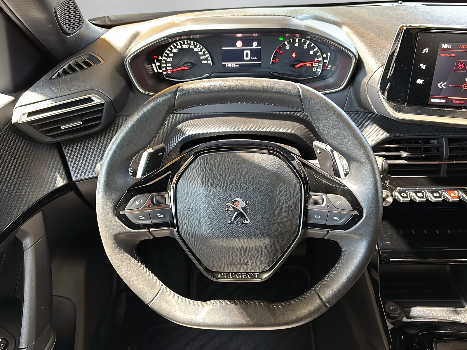 PEUGEOT 2008 1.2 PureTech 130 Allure-showroom-element-3