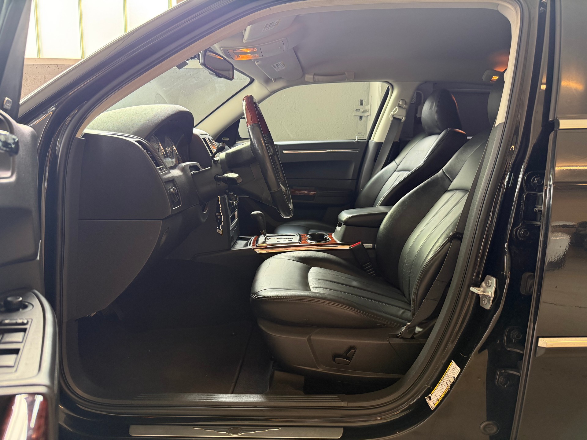 CHRYSLER 300C 3.5 V6-image-9