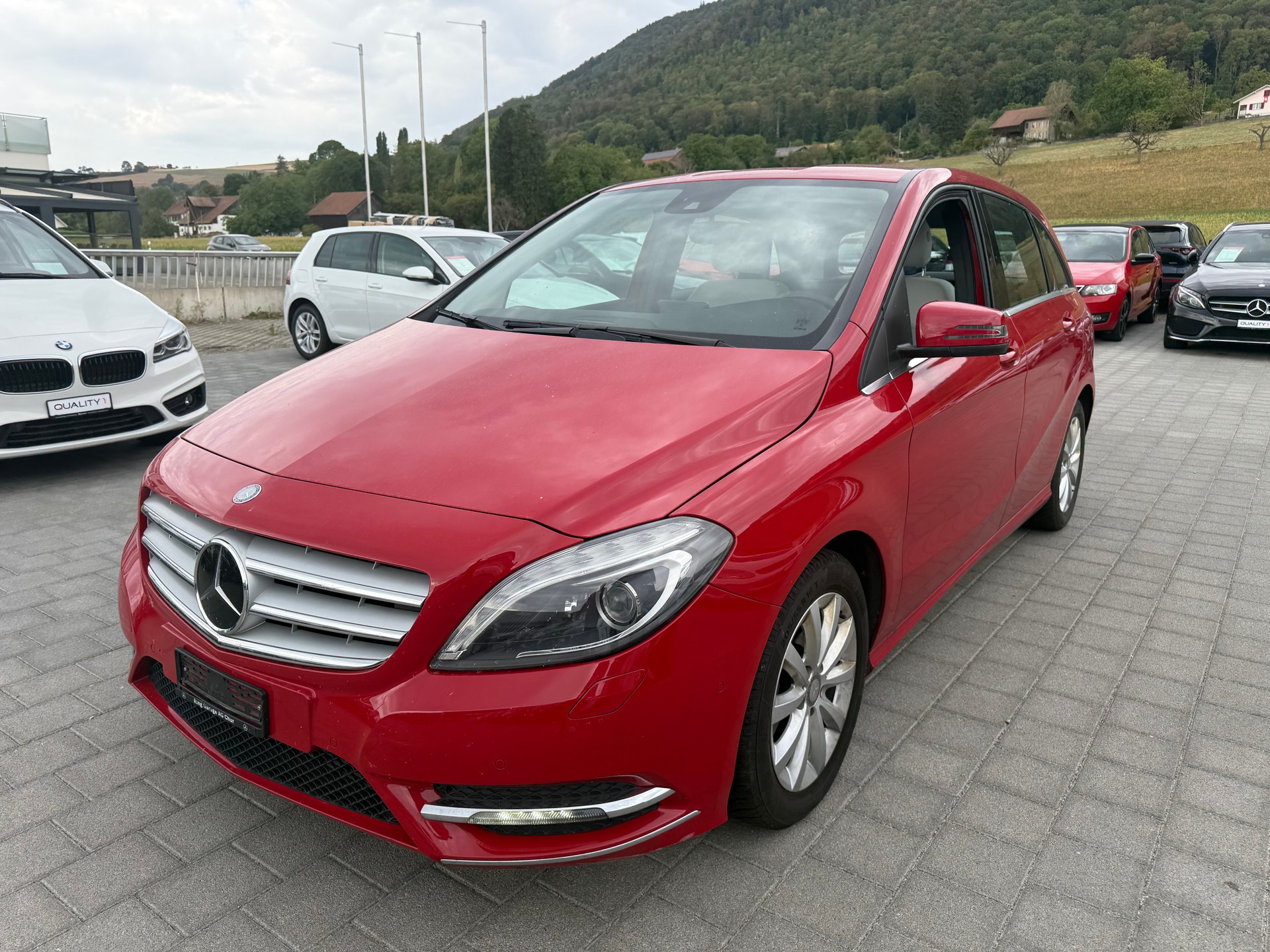 MERCEDES-BENZ B 220 4Matic 7G-DCT-showroom-element-1