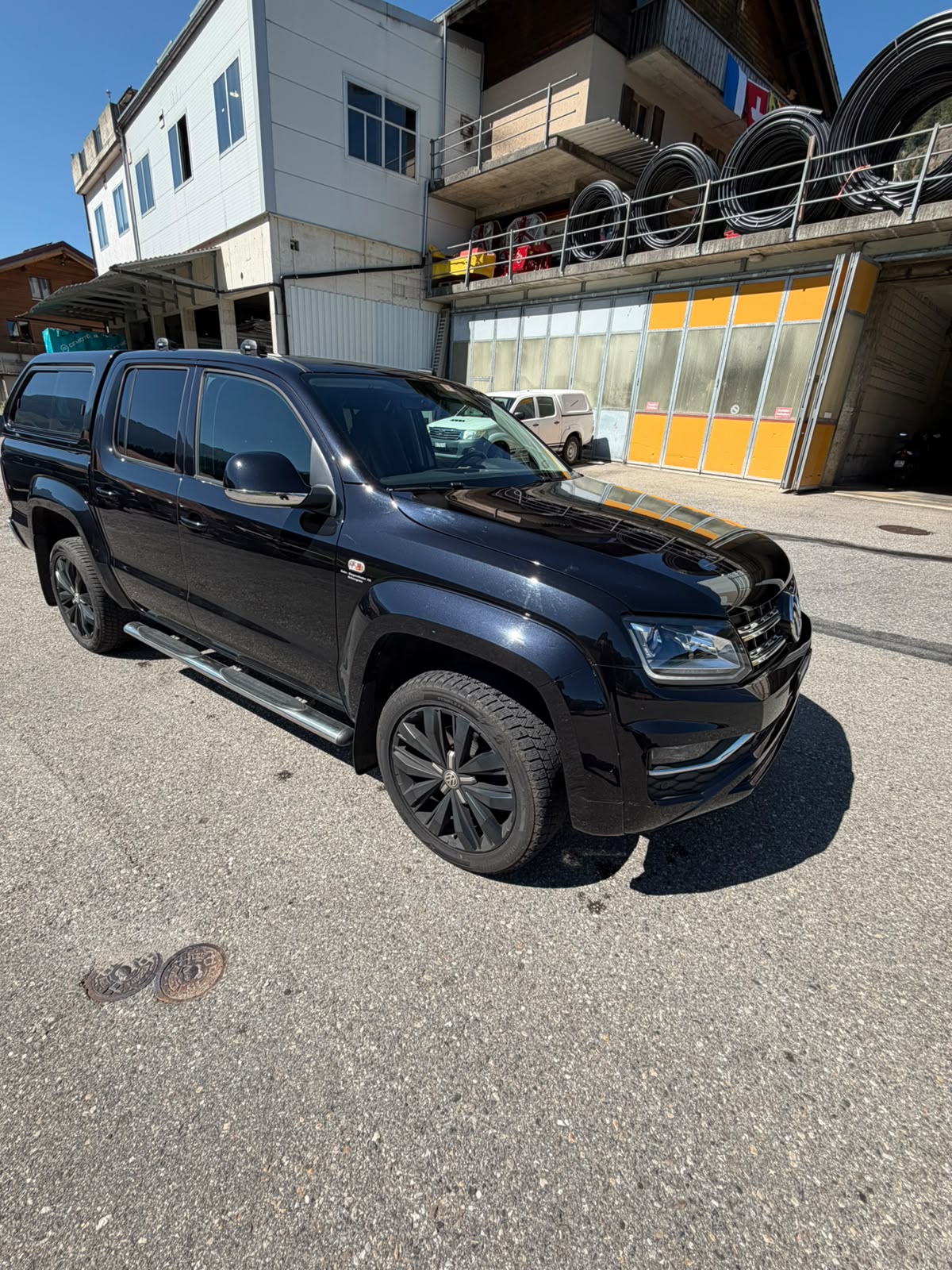VW AMAROK-showroom-element-2