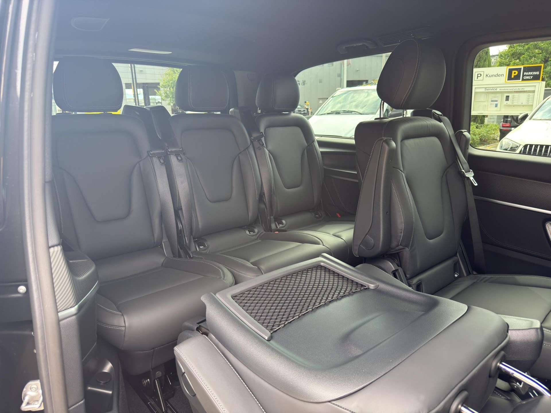 MERCEDES-BENZ V 300 d Exclusive lang Van-image-22