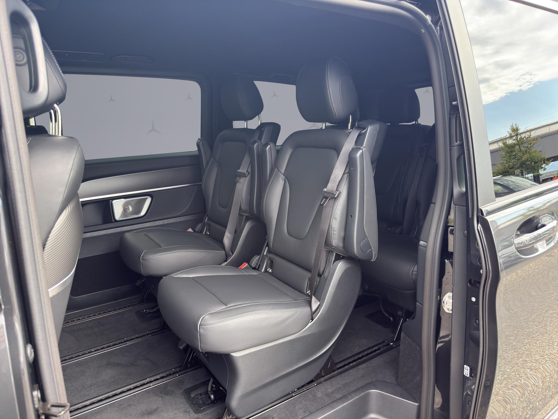 MERCEDES-BENZ V 300 d Exclusive lang Van-image-11