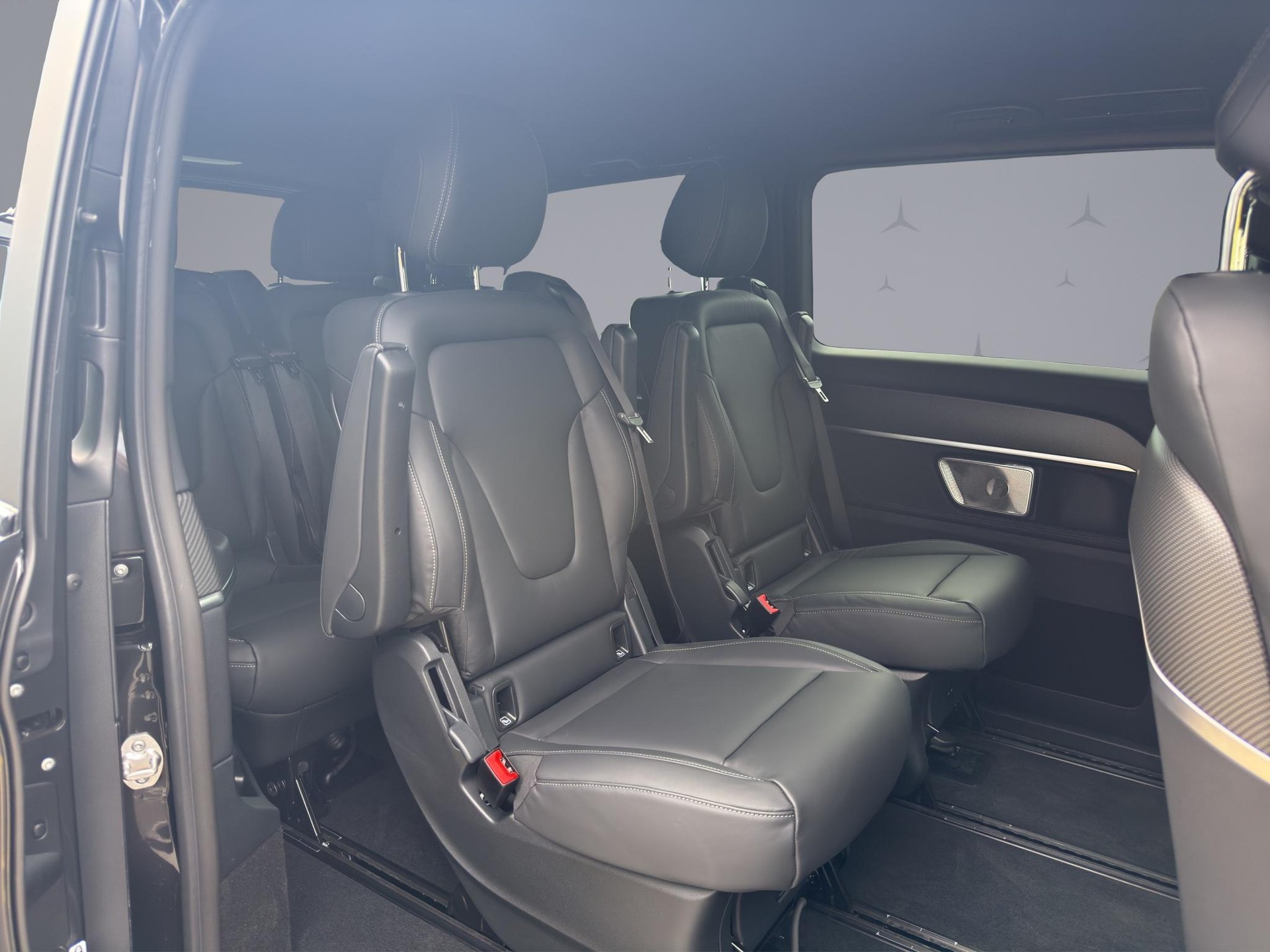 MERCEDES-BENZ V 300 d Exclusive lang Van-image-16