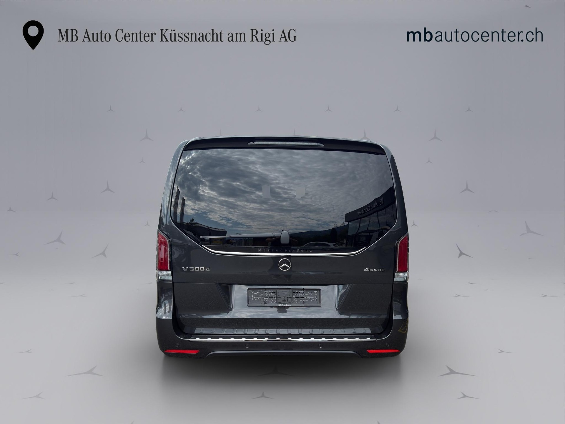 MERCEDES-BENZ V 300 d Exclusive lang Van-image-4