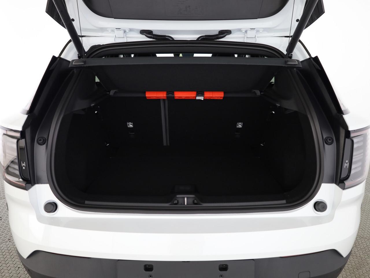 VOLVO EX30 CC P8 Ultra AWD-image-12