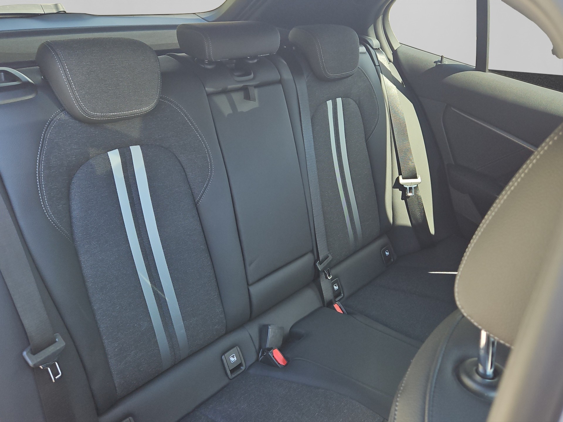 BMW 120d xDrive Steptronic Sport Line-image-16