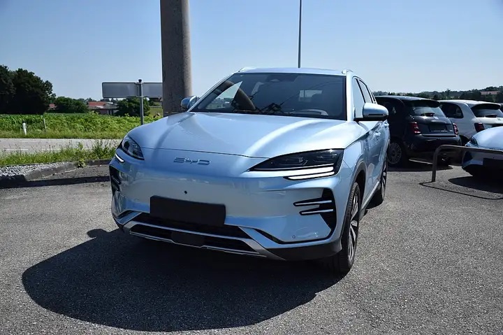 BYD Seal U "Design" EV-showroom-element-2