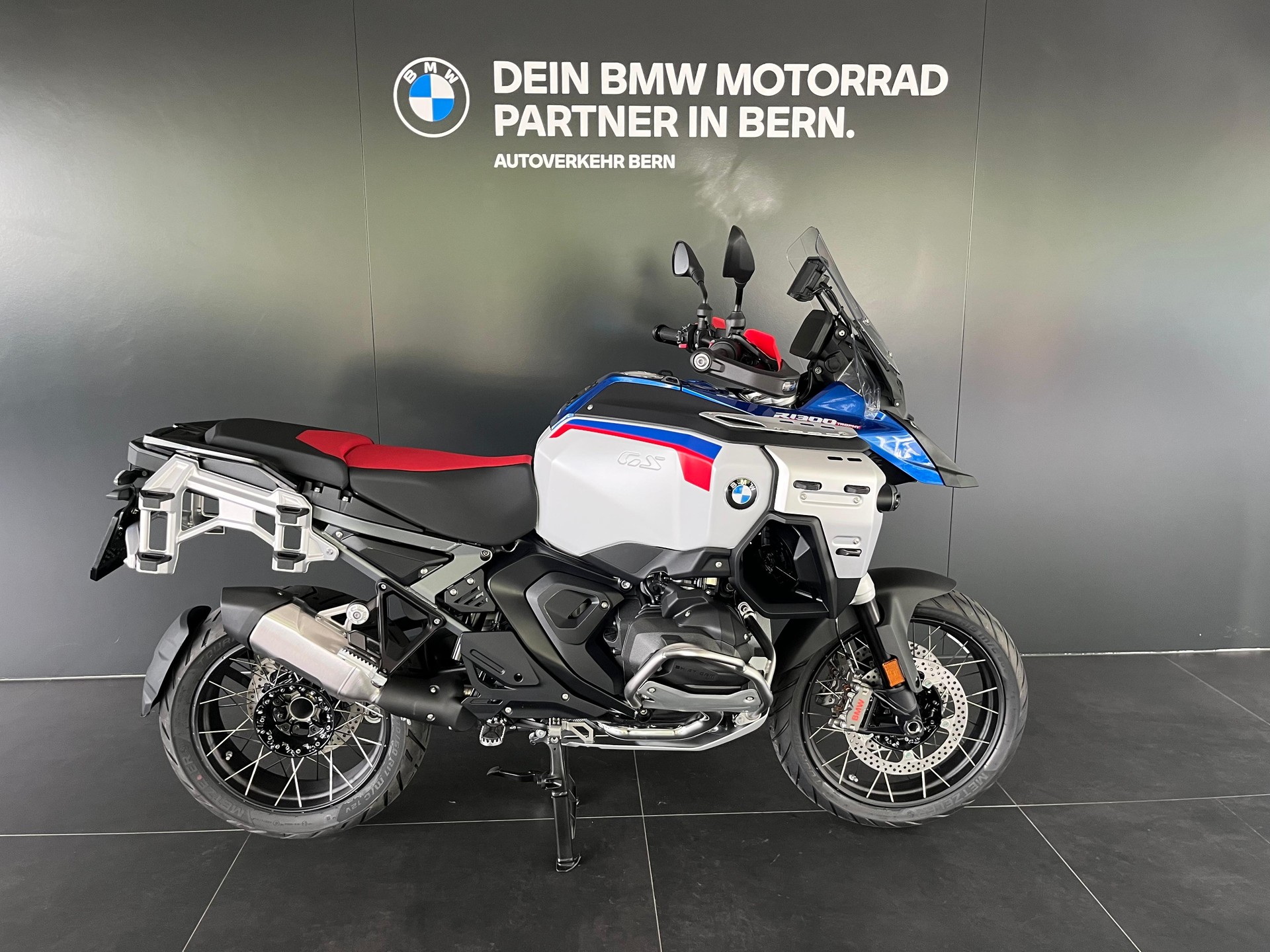BMW R 1300 GS Adventure-image-1