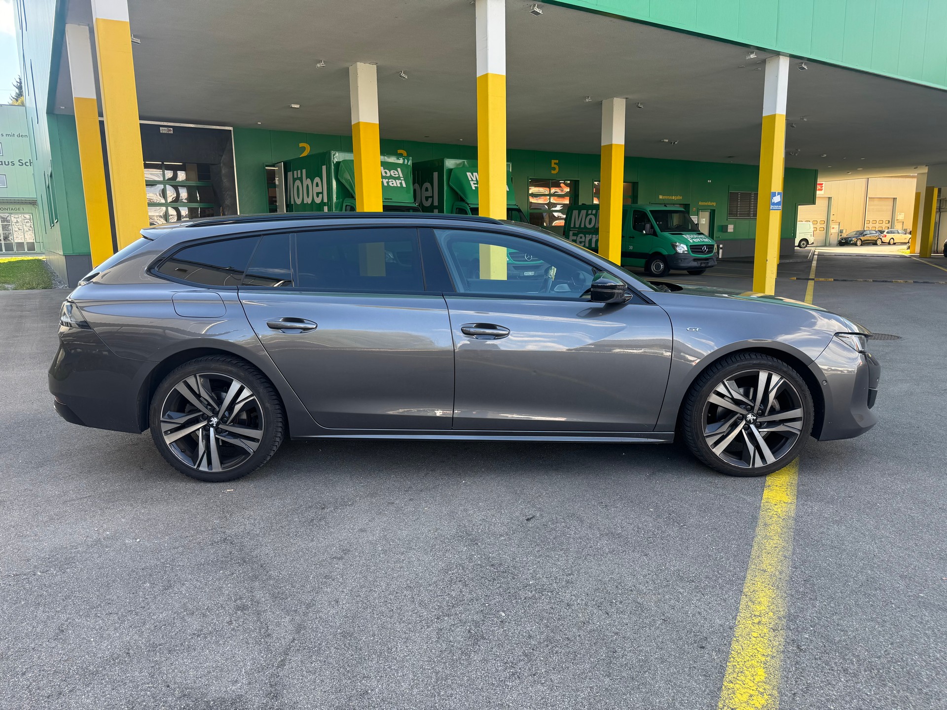 PEUGEOT 508 SW 1.5 Blue HDi GT Pack EAT8-showroom-element-2