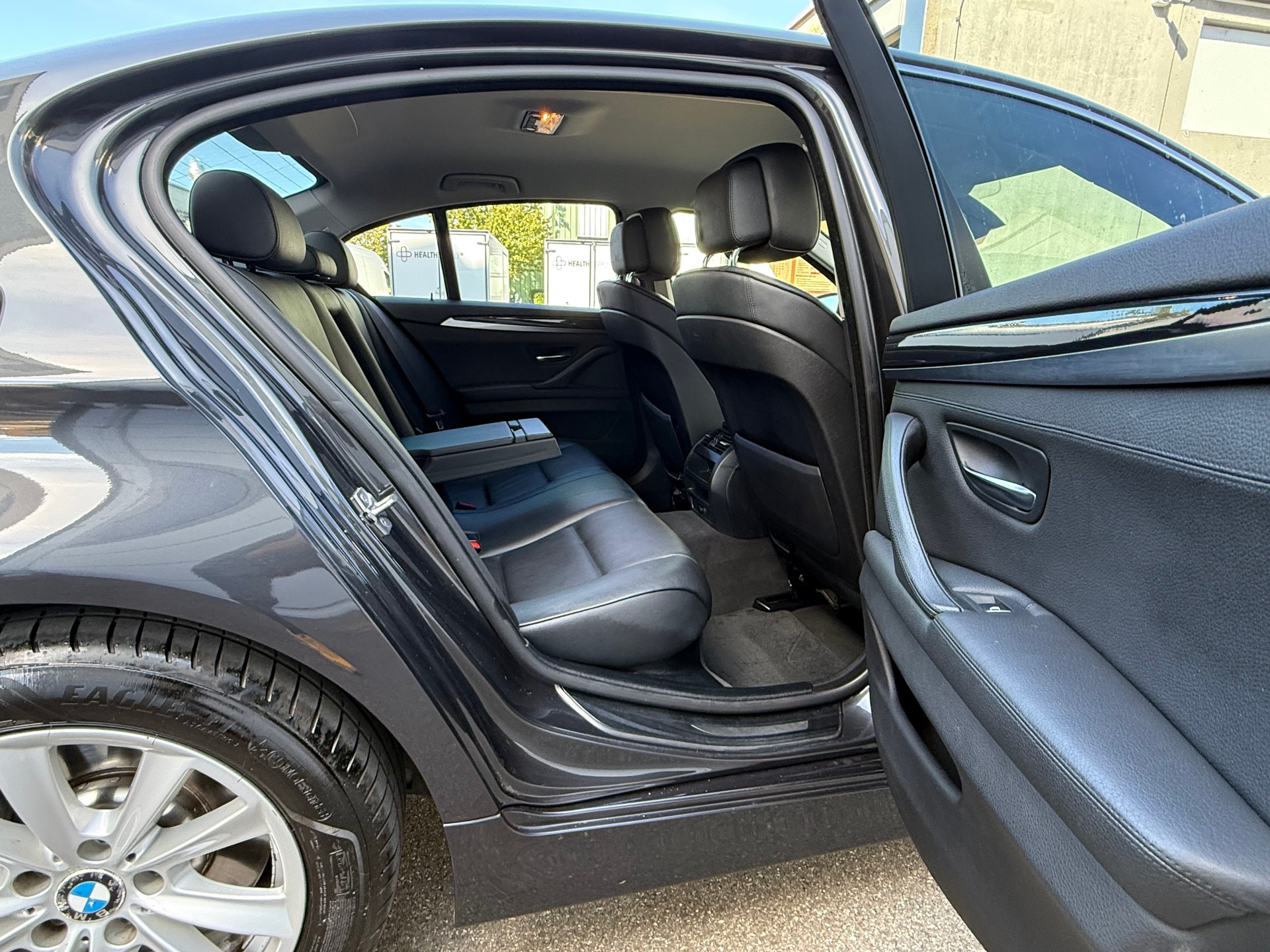 BMW 530d xDrive Steptronic *CH Fahrzeug *Frisch ab MFK *Automat *Tempomat *Diesel *Lederausstattung *Sitzheizung-image-10