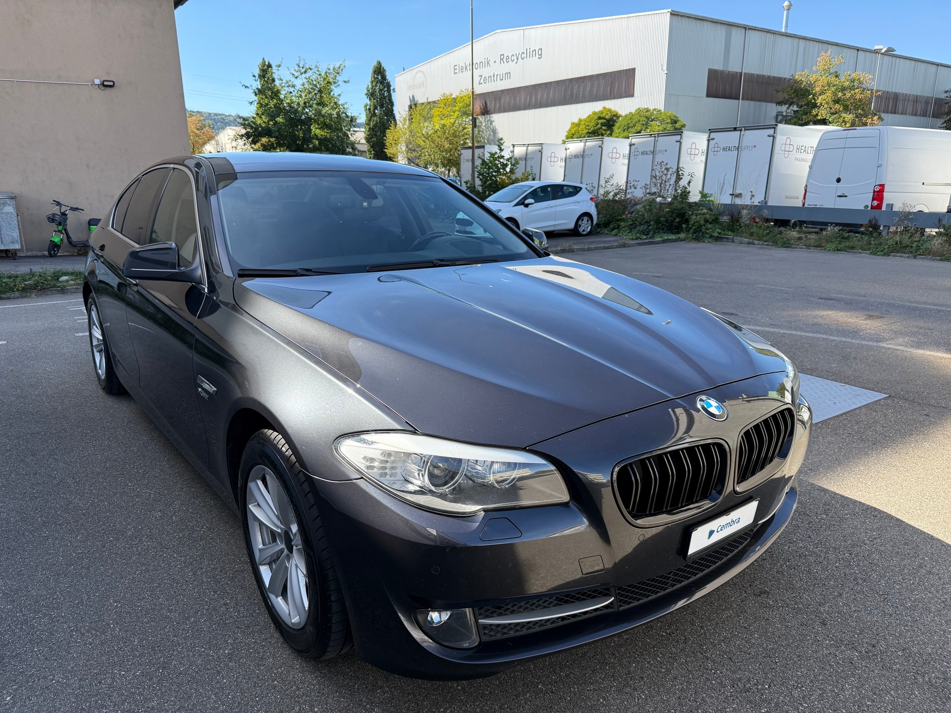 BMW 530d xDrive Steptronic *CH Fahrzeug *Frisch ab MFK *Automat *Tempomat *Diesel *Lederausstattung *Sitzheizung-image-1