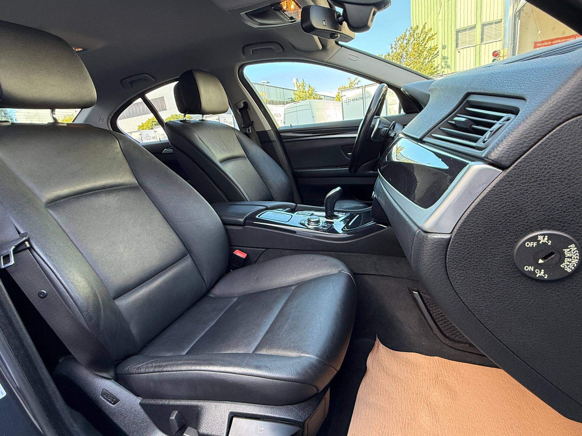 BMW 530d xDrive Steptronic *CH Fahrzeug *Frisch ab MFK *Automat *Tempomat *Diesel *Lederausstattung *Sitzheizung-image-12